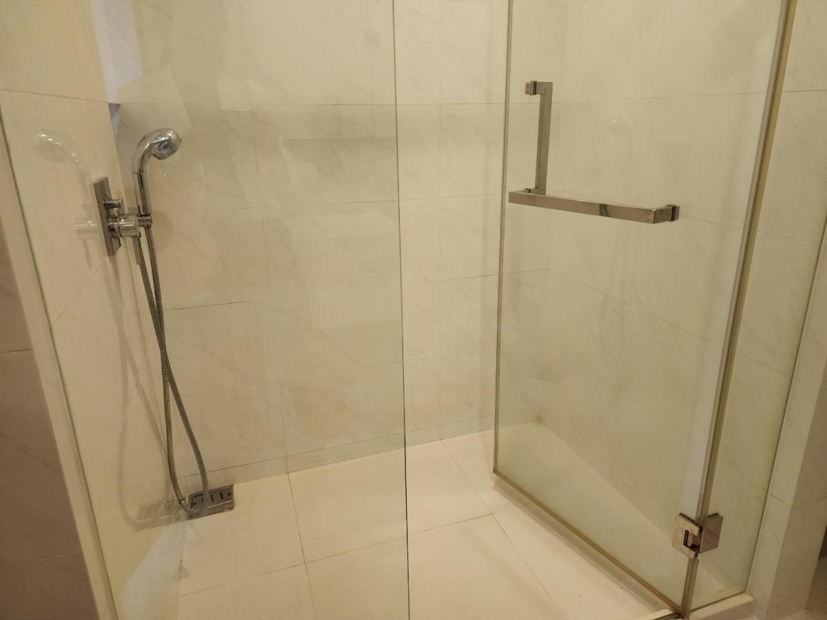 ขายคอนโดสยาม จุฬา สามย่าน : 🔥ขายด่วน🔥เดอะ รูม พระราม 4 ใกล้สถานีรถไฟฟ้า MRT หัวลำโพง เฟอร์นิเจอร์ครบ พร้อมเข้าอยู่