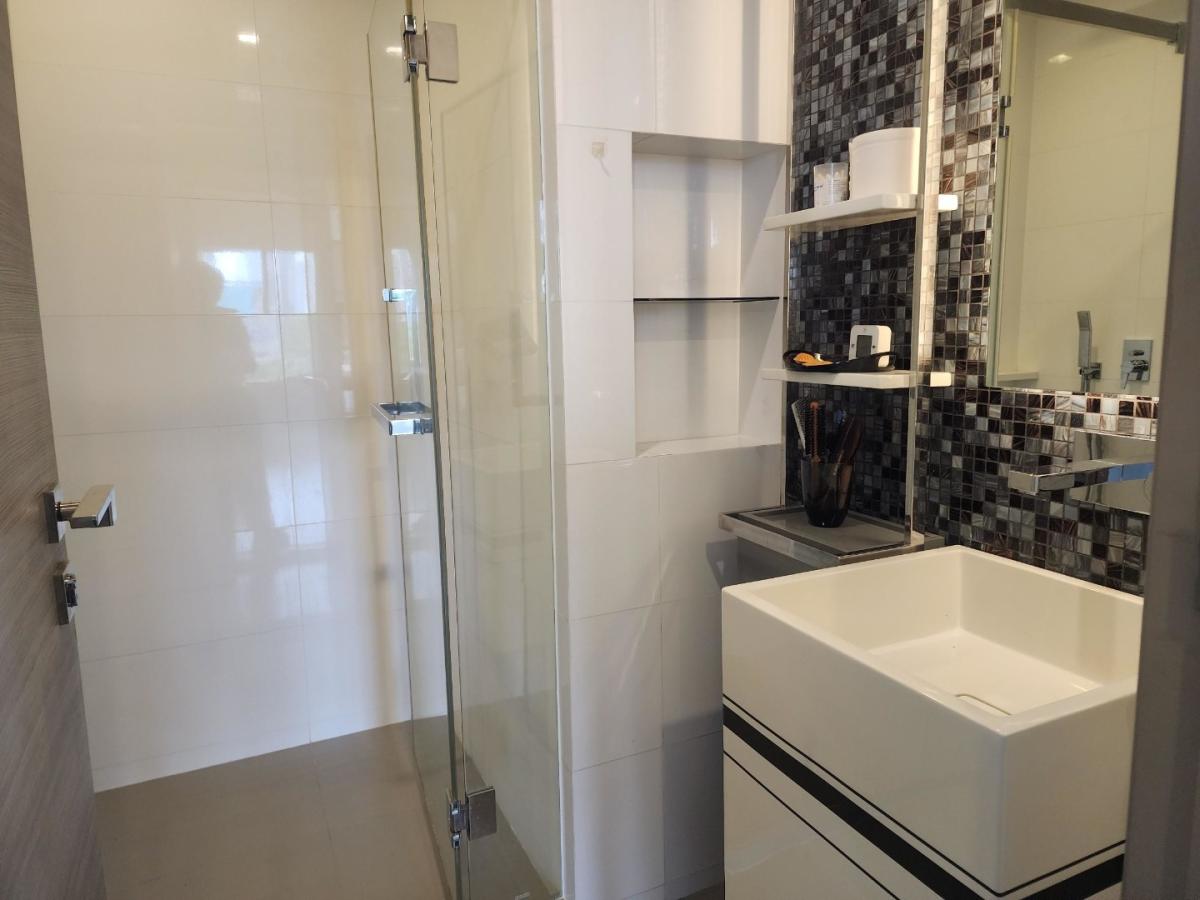 ขายคอนโดสยาม จุฬา สามย่าน : 🔥ขายด่วน🔥เดอะ รูม พระราม 4 ใกล้สถานีรถไฟฟ้า MRT หัวลำโพง เฟอร์นิเจอร์ครบ พร้อมเข้าอยู่