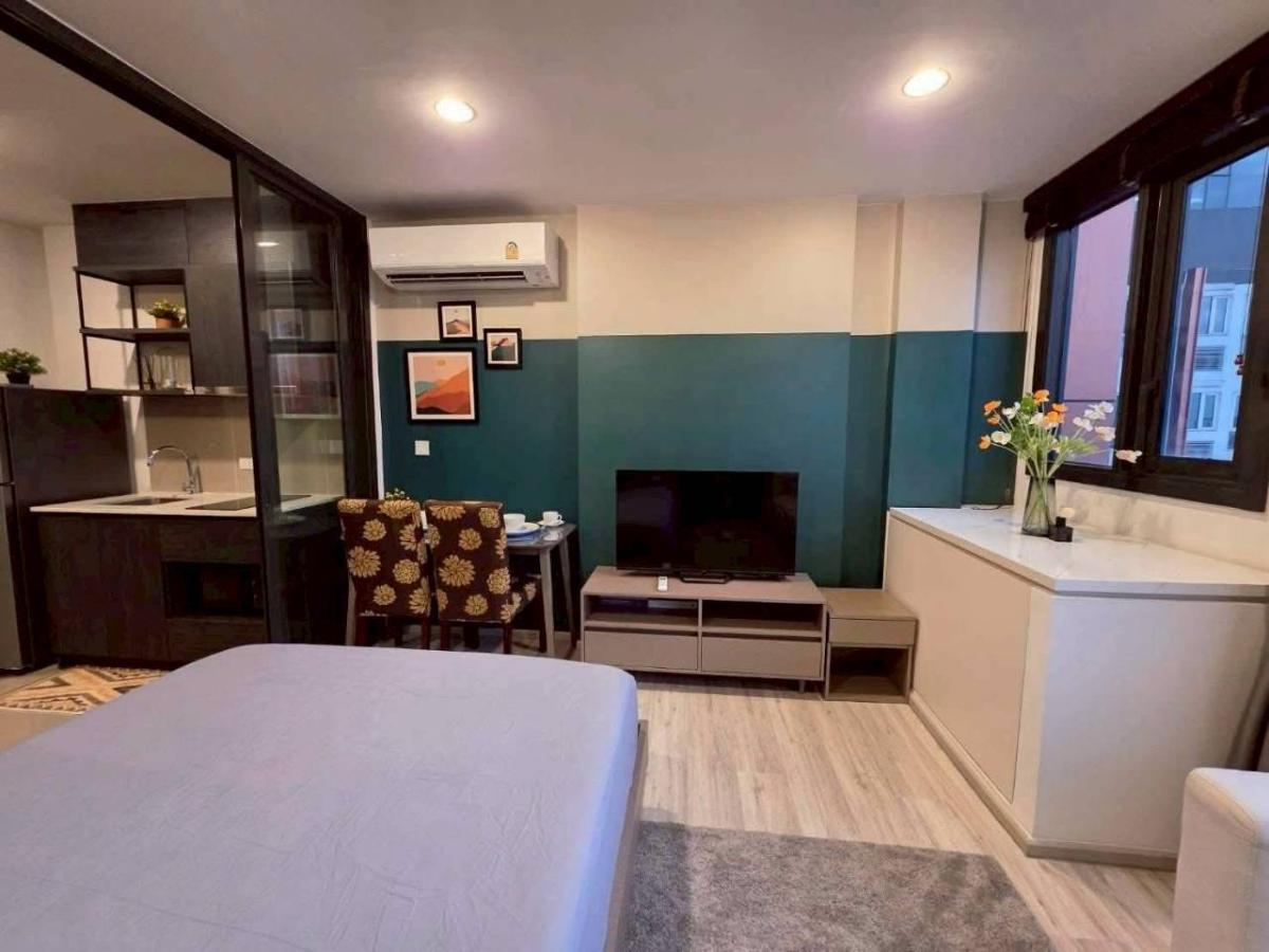 For RentCondoRatchadapisek, Huaikwang, Suttisan : 🔥For Rent Now🔥 XT Huai Khwang, Corner Unit, Beautiful View, Fully Furnished, Ready to Move In, Near MRT Huai Khwang Station