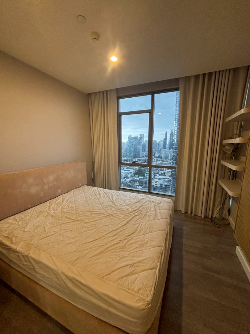 For SaleCondoSiam Paragon ,Chulalongkorn,Samyan : 🔥Urgent Sale🔥 The Room Rama 4, near MRT Hua Lamphong Station. Fully furnished and ready to move in.