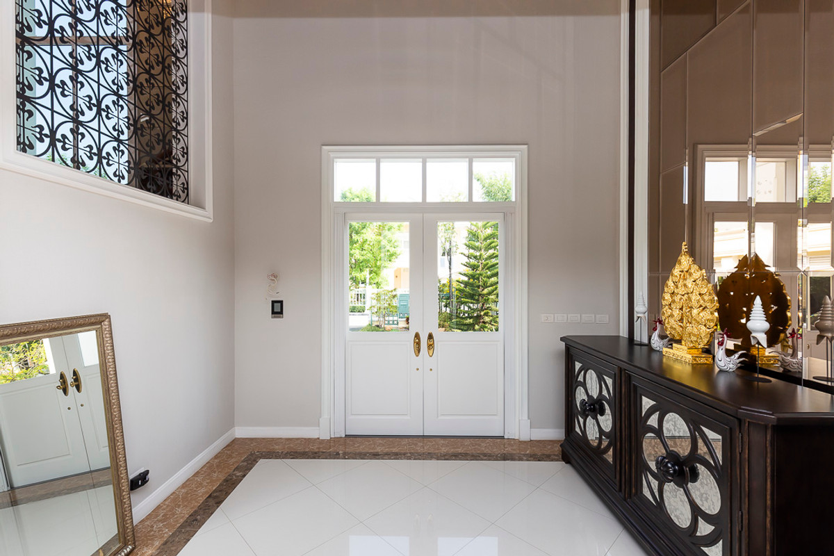 ขายบ้านเกษตร นวมินทร์ ลาดปลาเค้า : The Royal Residence | คฤหาสน์หรู 196 ตร.ว. บนถนนเกษตร–นวมินทร์