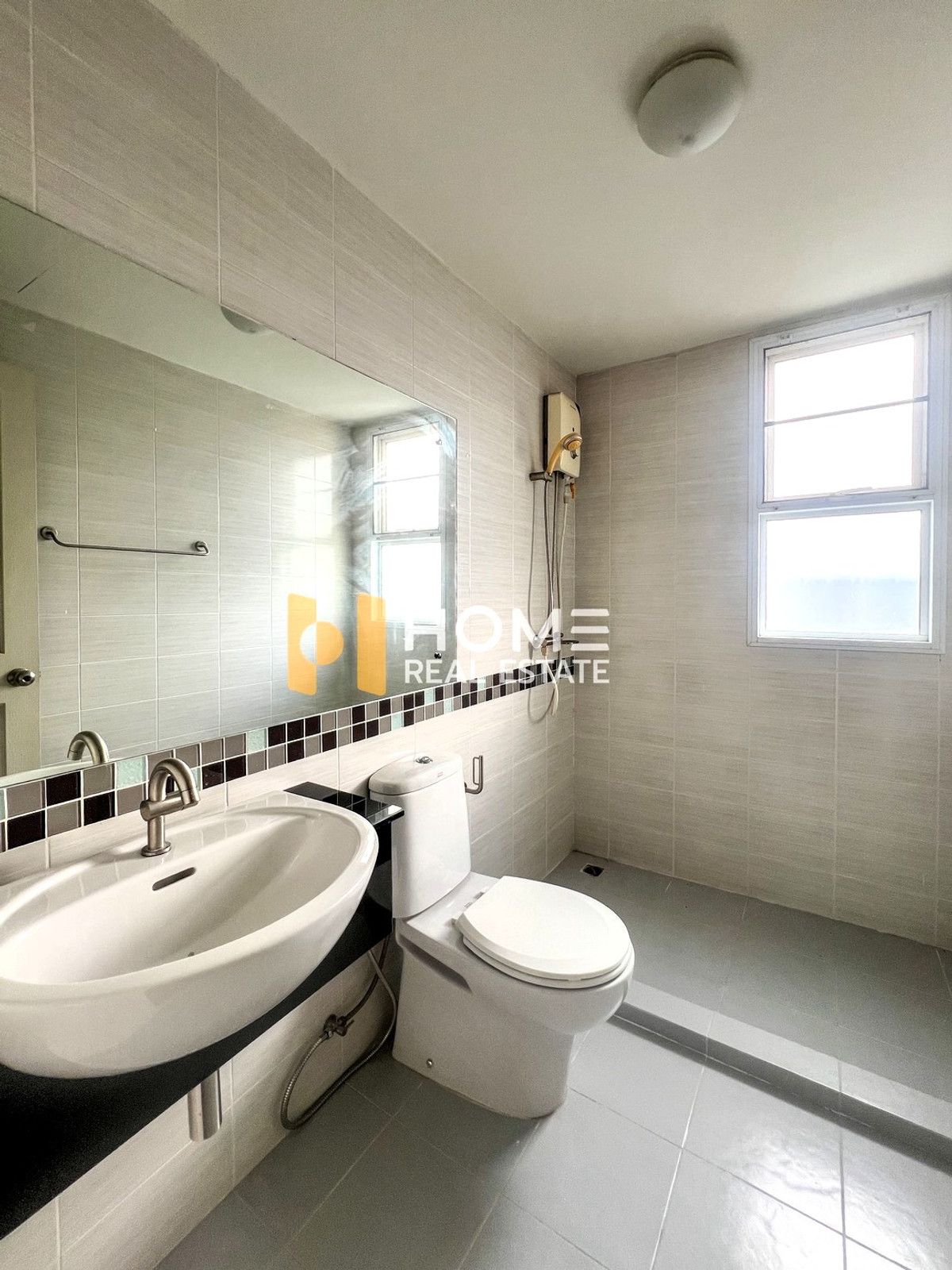 ขายทาวน์โฮมพัฒนาการ ศรีนครินทร์ : เข้าเมืองง่าย หลังบ้านใหญ่ 🔥 ทาวน์ อเวนิว พระราม 9 / 3 ห้องนอน (ขาย), Town Avenue Rama 9 / 3 Bedrooms (FOR SALE) BZD106