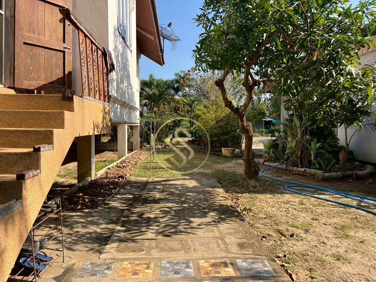 For SaleHouseChai Nat : Urgent sale, Baan Suan Som O, a fertile vacation home in Sankhaburi District. Chainat Province 4 rai 1 ngan, no flooding.