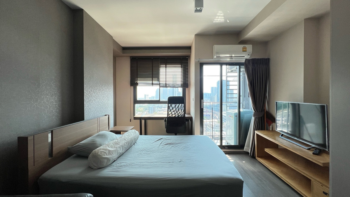 ให้เช่าคอนโดอ่อนนุช อุดมสุข : Ideo Sukhumvit 93 ติดรถไฟฟ้า BTS บางจาก ชั้นสูง 14,000 บาท Tel 095 878 5645