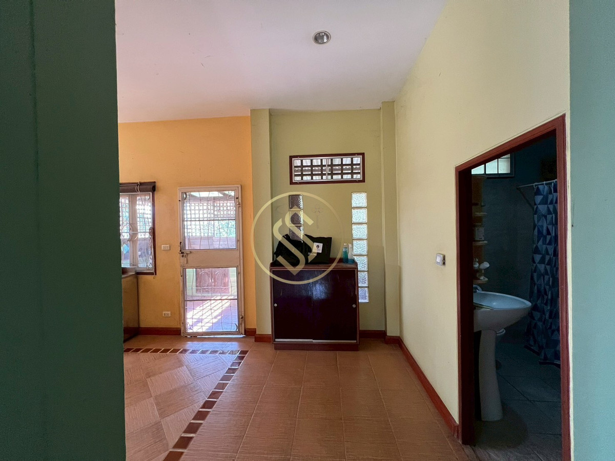 For SaleHouseChai Nat : Urgent sale, Baan Suan Som O, a fertile vacation home in Sankhaburi District. Chainat Province 4 rai 1 ngan, no flooding.