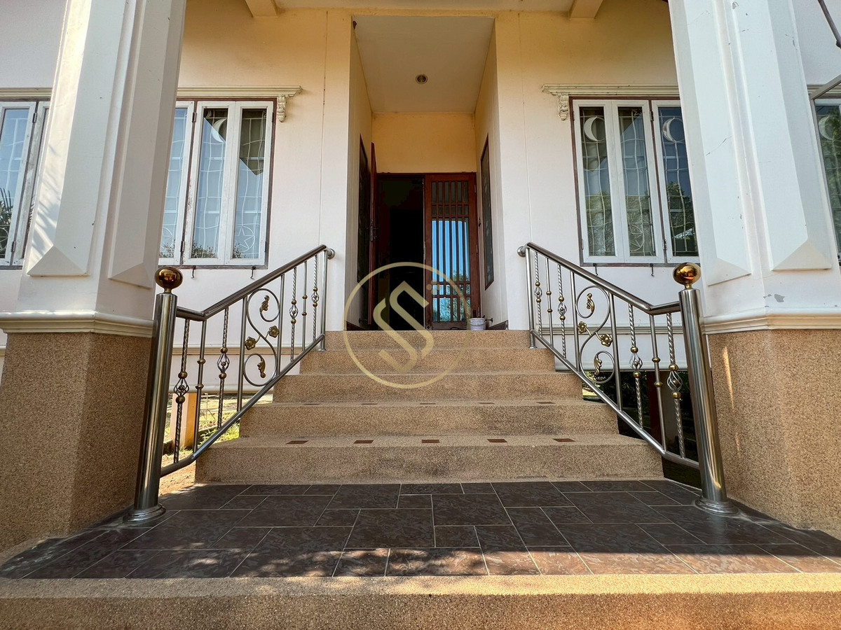 For SaleHouseChai Nat : Urgent sale, Baan Suan Som O, a fertile vacation home in Sankhaburi District. Chainat Province 4 rai 1 ngan, no flooding.