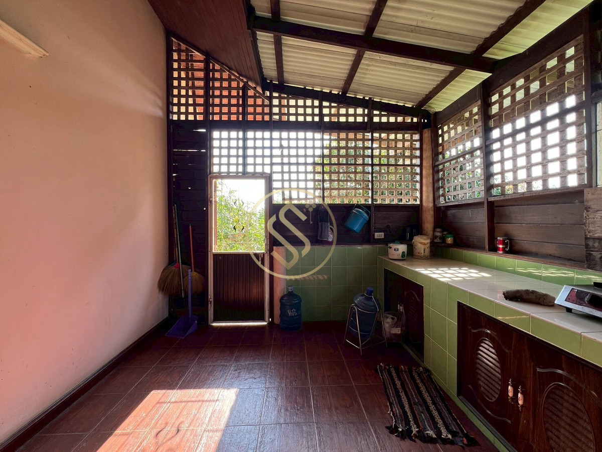 For SaleHouseChai Nat : Urgent sale, Baan Suan Som O, a fertile vacation home in Sankhaburi District. Chainat Province 4 rai 1 ngan, no flooding.