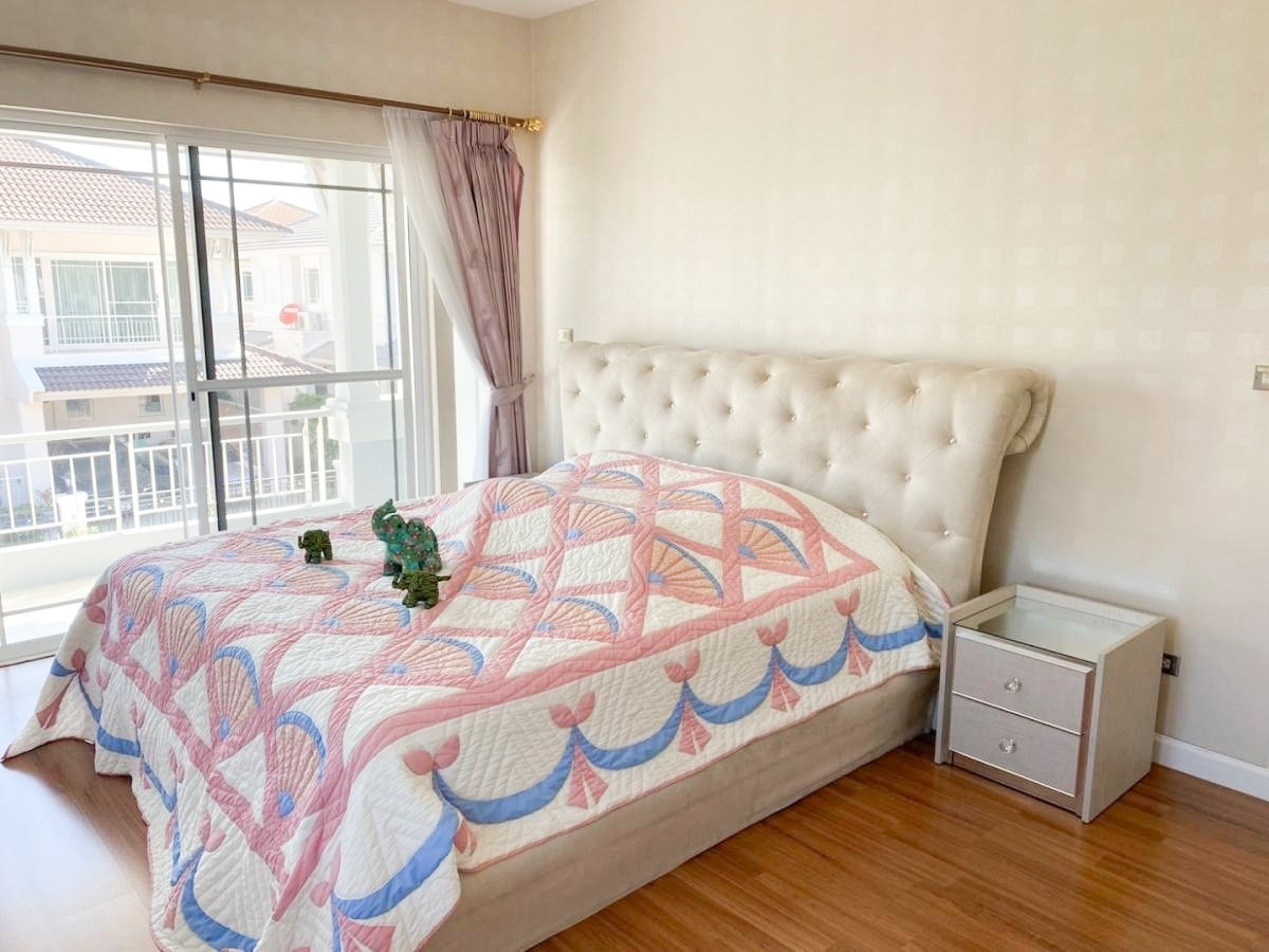 ให้เช่าบ้านบางแค เพชรเกษม : Move-in Ready Corner House with Garden for Rent | Nantawan Sathorn–Ratchaphruek  3 bed 3 bath