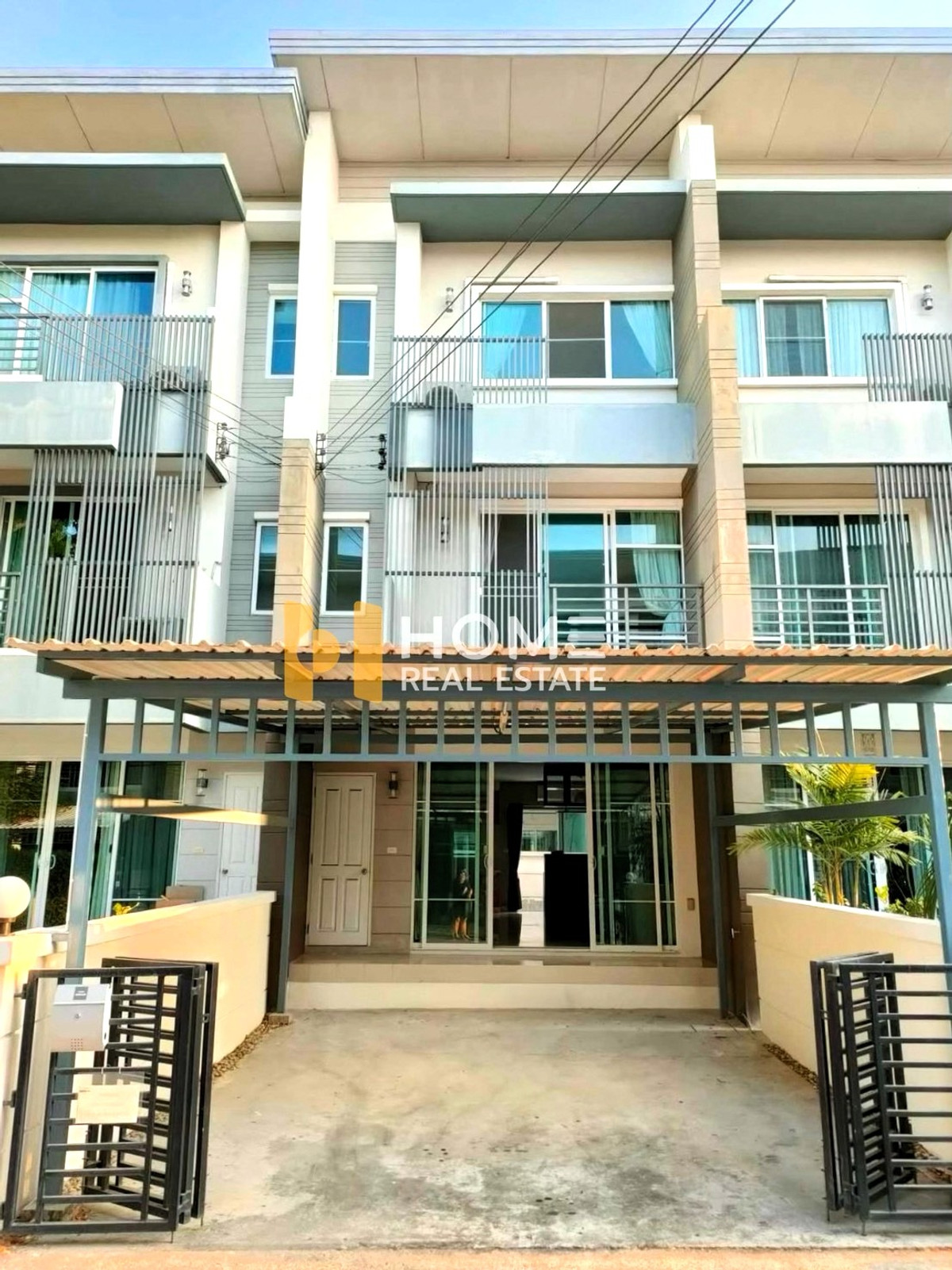 For SaleTownhomePattanakan, Srinakarin : Easy entry into the city, behind the big house 🔥 Town Avenue Rama 9 / 3 bedrooms (for sale), Town Avenue Rama 9 / 3 Bedrooms (FOR SALE) BZD106