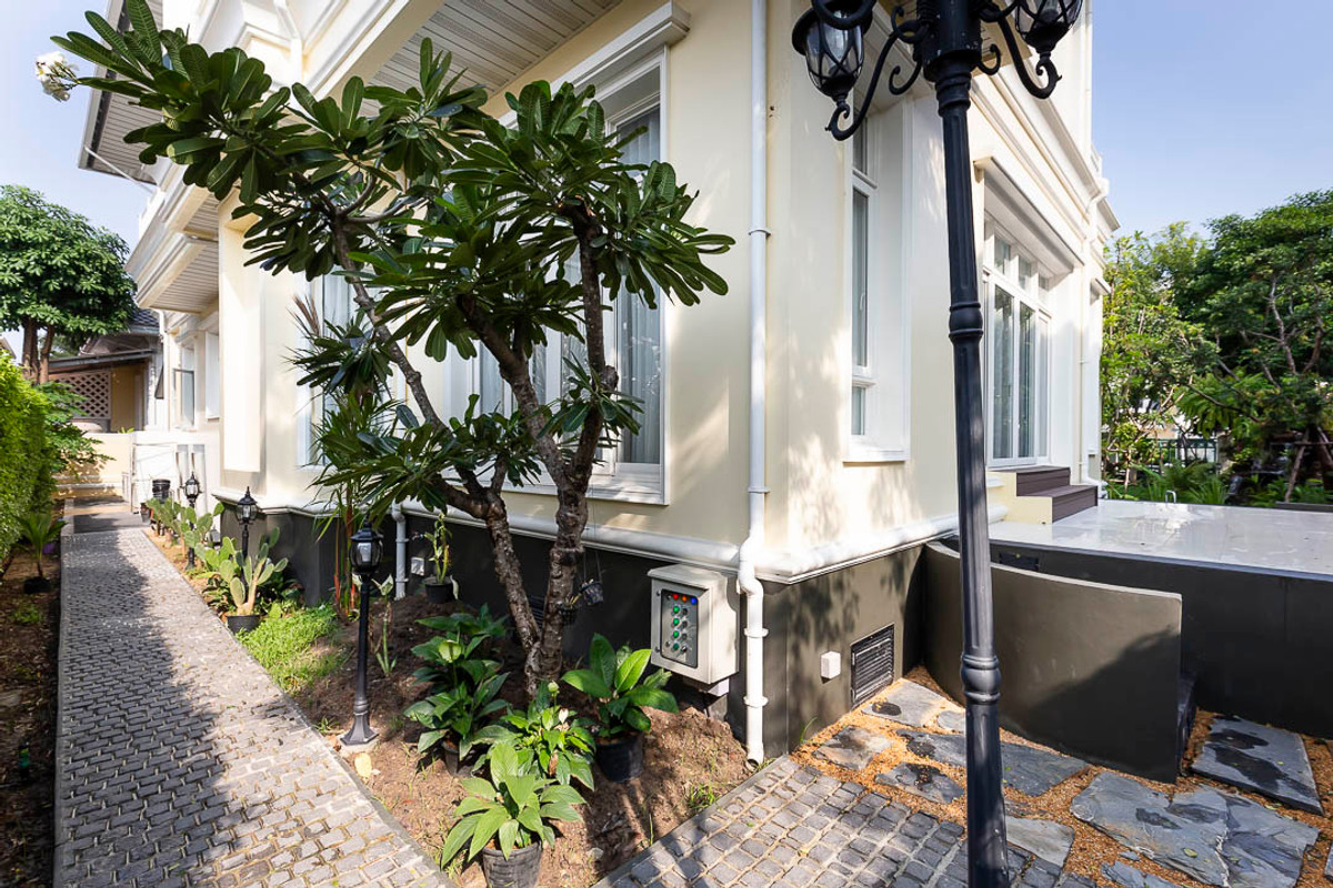 ขายบ้านเกษตร นวมินทร์ ลาดปลาเค้า : The Royal Residence | คฤหาสน์หรู 196 ตร.ว. บนถนนเกษตร–นวมินทร์