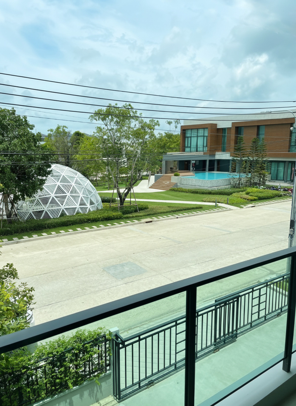 บ้านบางนา แบริ่ง ลาซาล : ขาย-ให้เช่า บ้านเดี่ยววิวสวน Centro บางนา สไตล์โมเดิร์น Type ใหญ่สุดในโครงการ 