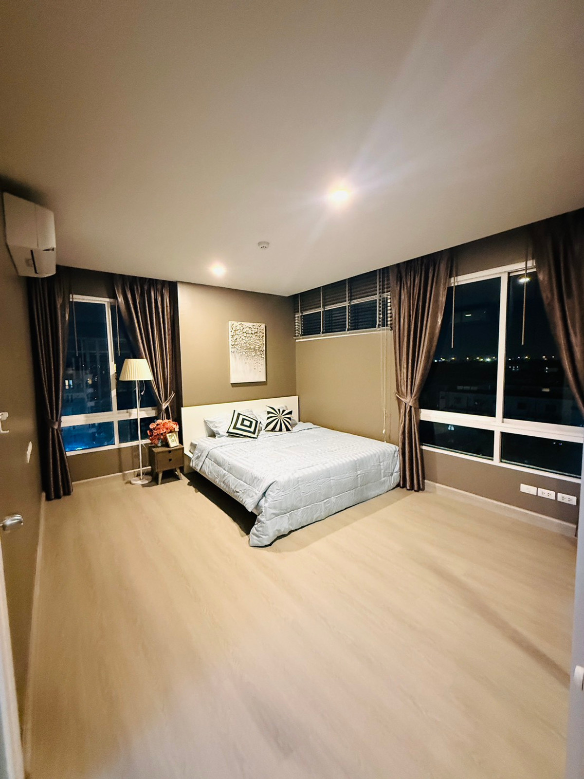 ให้เช่าคอนโดลาดพร้าว101 แฮปปี้แลนด์ :  ให้เช่า Happy condo ลาดพร้าว 101ขนาด 90.40 ตรม. ชั้น 7  ตึก South  วิวเมือง  MRT ลาดพร้าว 101