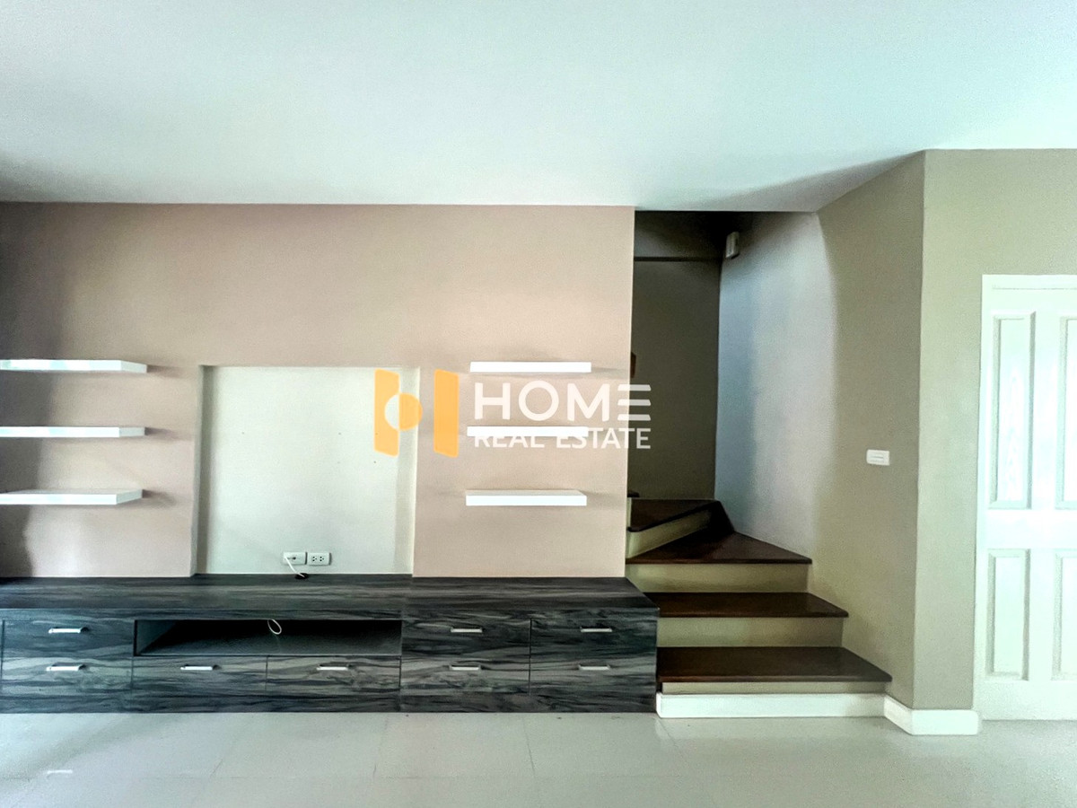 ขายทาวน์โฮมพัฒนาการ ศรีนครินทร์ : เข้าเมืองง่าย หลังบ้านใหญ่ 🔥 ทาวน์ อเวนิว พระราม 9 / 3 ห้องนอน (ขาย), Town Avenue Rama 9 / 3 Bedrooms (FOR SALE) BZD106