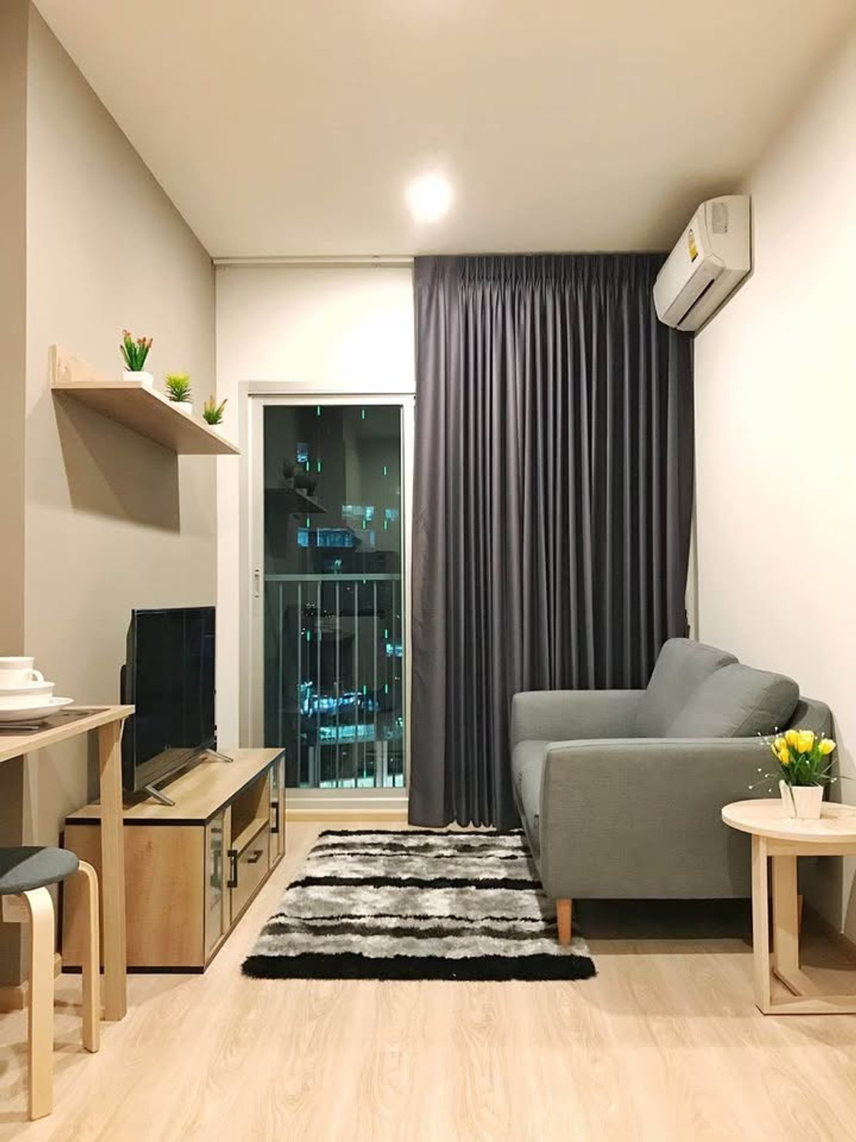 For RentCondoRatchadapisek, Huaikwang, Suttisan : 🔴16,000฿🔴 Noble Revolve Ratchada ✅ Near MRT Cultural Center Happy to serve you. If interested, contact 𝙇𝙄𝙉𝙀 (reply very quickly):​📱 Asset code​ 6901-1208📱: Line ID:@bbcondo88