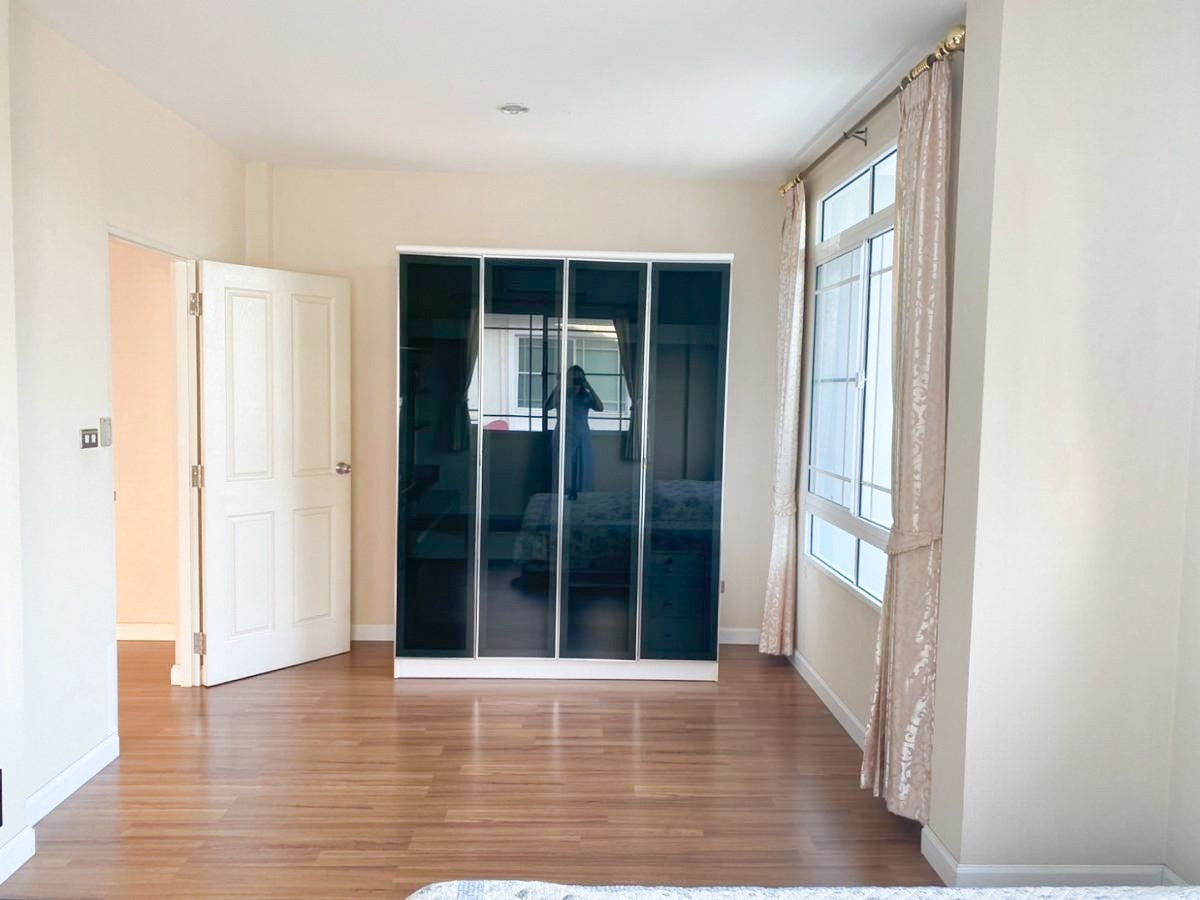 ให้เช่าบ้านบางแค เพชรเกษม : Move-in Ready Corner House with Garden for Rent | Nantawan Sathorn–Ratchaphruek  3 bed 3 bath