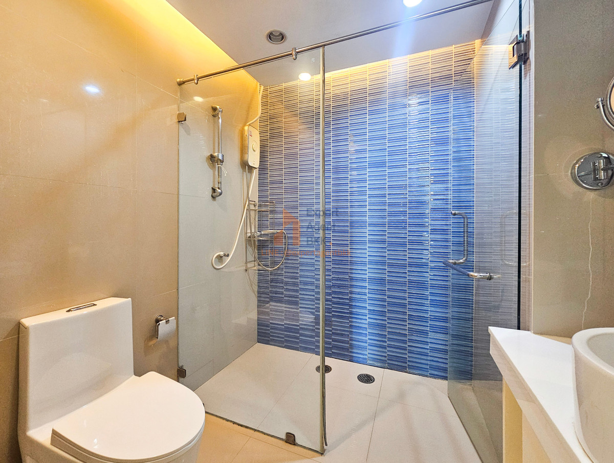 For SaleCondoRatchathewi,Phayathai : 🔥 Walk 2 minutes to BTS Ratchathewi! Big family size room Best price in the building for sale/SALE: Baan Klang Krung Siam - Pathumwan (Baan Klang Krung Siam-Pathumwan) - 2 bedrooms LC080