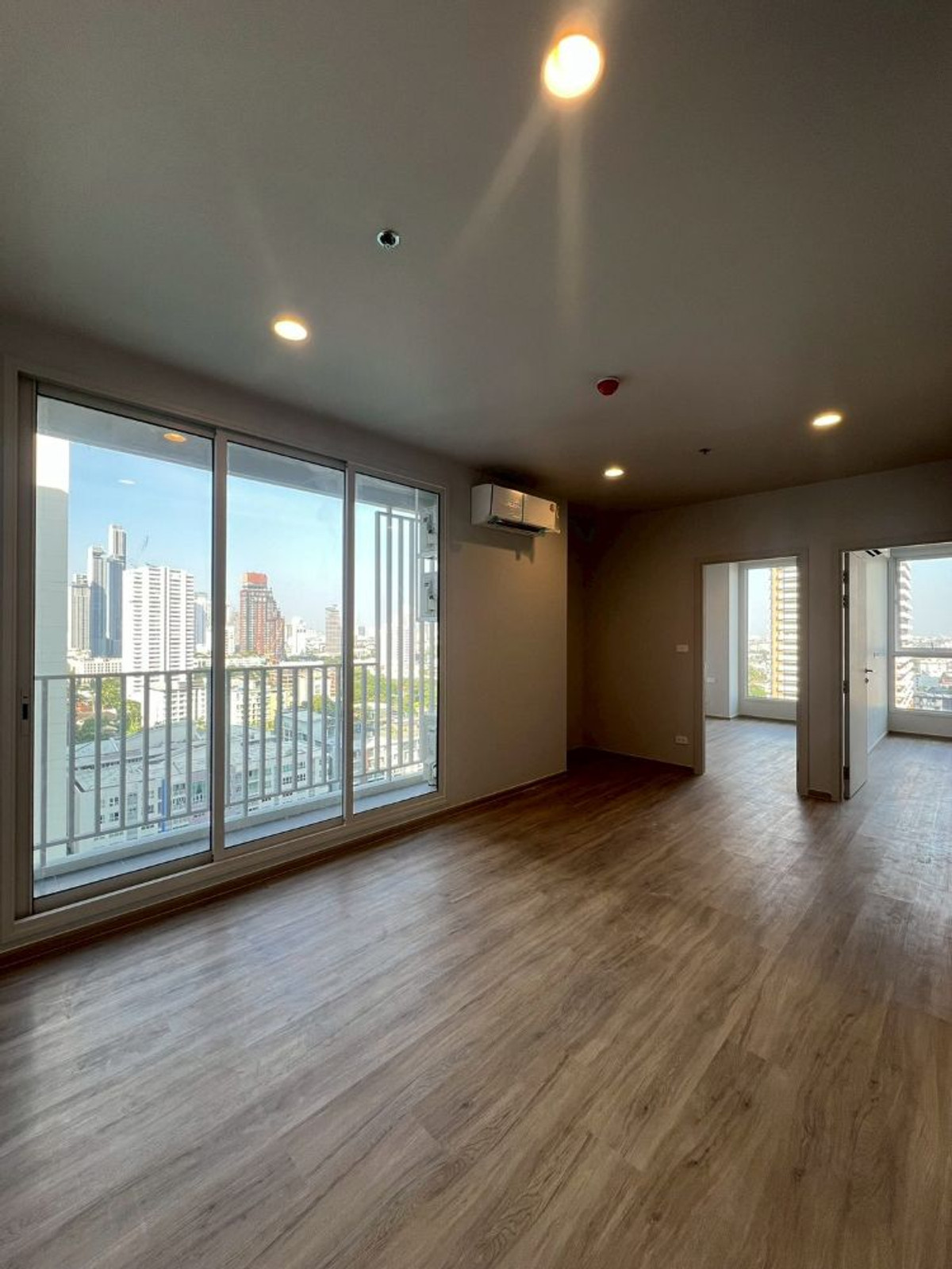 For SaleCondoSukhumvit, Asoke, Thonglor : Condo for sale, Culture Thonglor, 17th floor, in the heart of the city, very cheap, selling at a loss of 2 hundred thousand, near BTS Thonglor, owner is selling it himself.