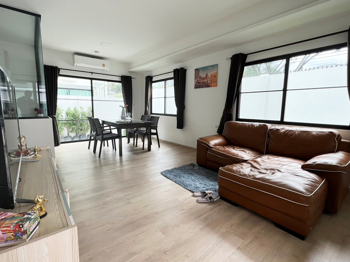 ขายทาวน์โฮมบางนา แบริ่ง ลาซาล : ทาวน์โฮมวินเทจหลังมุมสไตล์ยุโรป อินดี้ 5 บางนา กม.7 ตกแต่งพร้อมเข้าอยู่ 