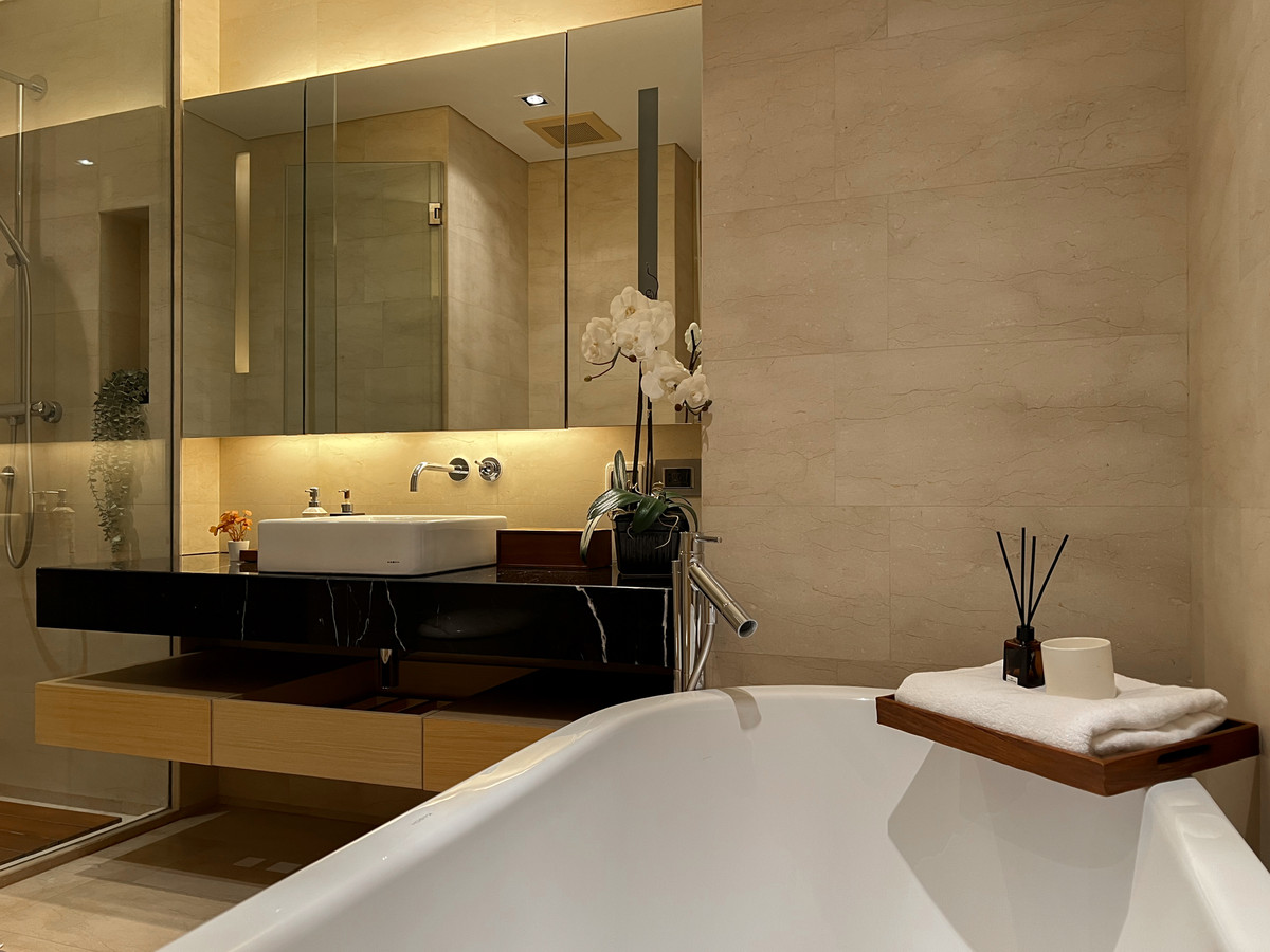 ให้เช่าคอนโดสีลม ศาลาแดง บางรัก : 🔥ให้เช่าด่วน🔥 Saladaeng-Residence Luxury คอนโด 2 ห้องนอน 2 ห้องน้ำ ใจกลางเมืองสีลม ❗