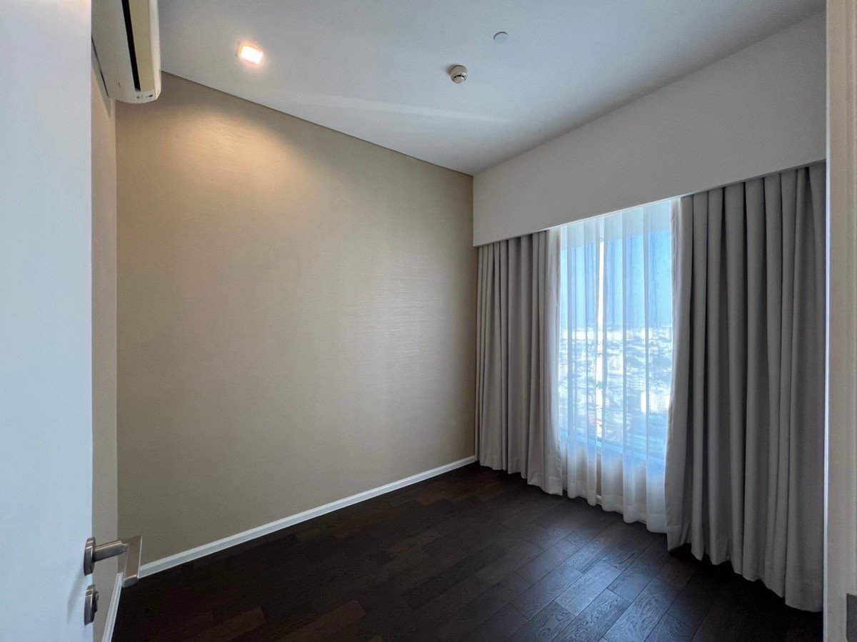 For RentCondoLadprao, Central Ladprao : 🔥For Rent Now🔥 The Saint Residences, Corner Unit, High Floor with Beautiful View, Fully Furnished, Ready to Move In, Near MRT Phahonyothin