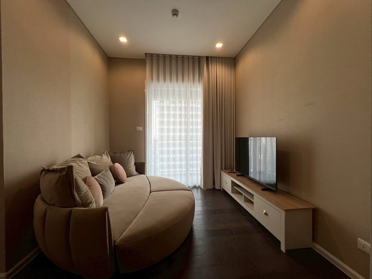 For RentCondoLadprao, Central Ladprao : 🔥For Rent Now🔥 The Saint Residences, Corner Unit, High Floor with Beautiful View, Fully Furnished, Ready to Move In, Near MRT Phahonyothin
