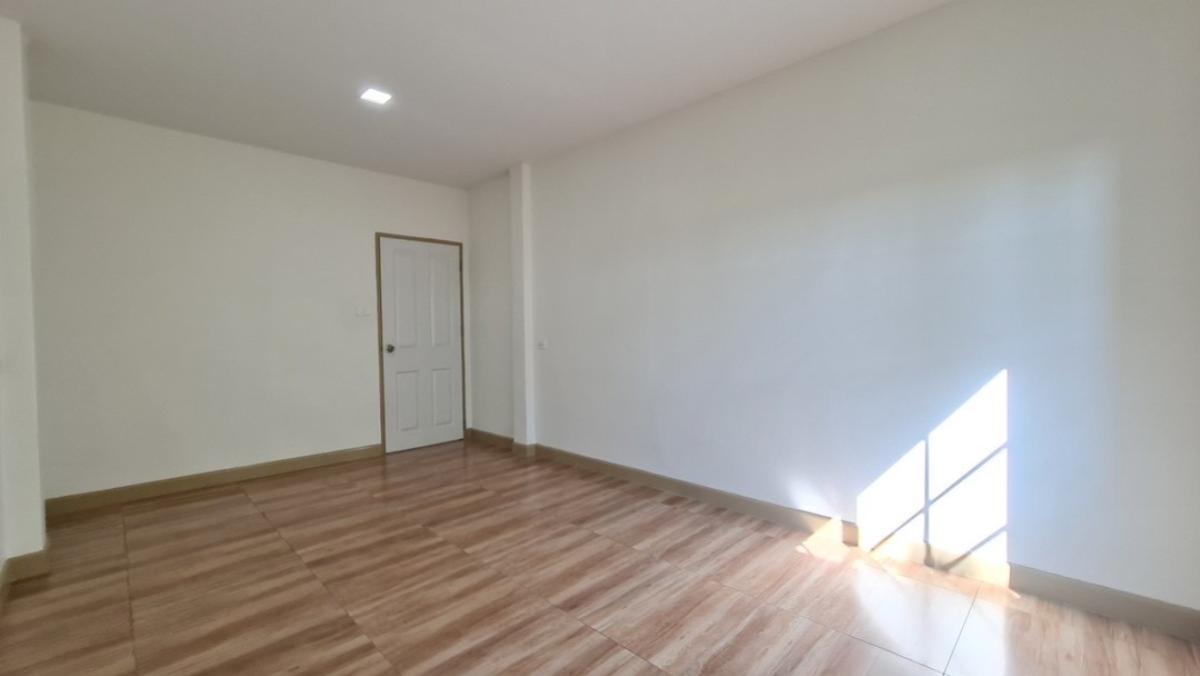 ขายบ้านนวมินทร์ รามอินทรา : ขายบ้าน  เค.ซี. รามอินทรา 5 สามวาตะวันตก เขต คลองสามวา กรุงเทพ CX-142907