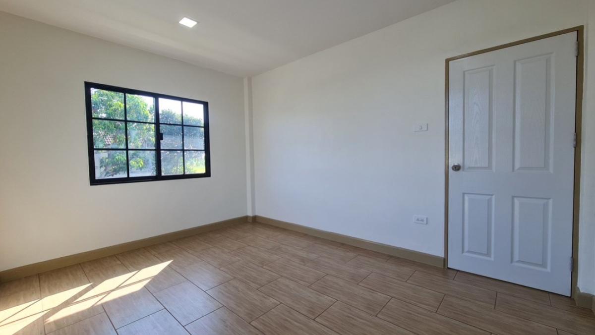 ขายบ้านนวมินทร์ รามอินทรา : ขายบ้าน  เค.ซี. รามอินทรา 5 สามวาตะวันตก เขต คลองสามวา กรุงเทพ CX-142907