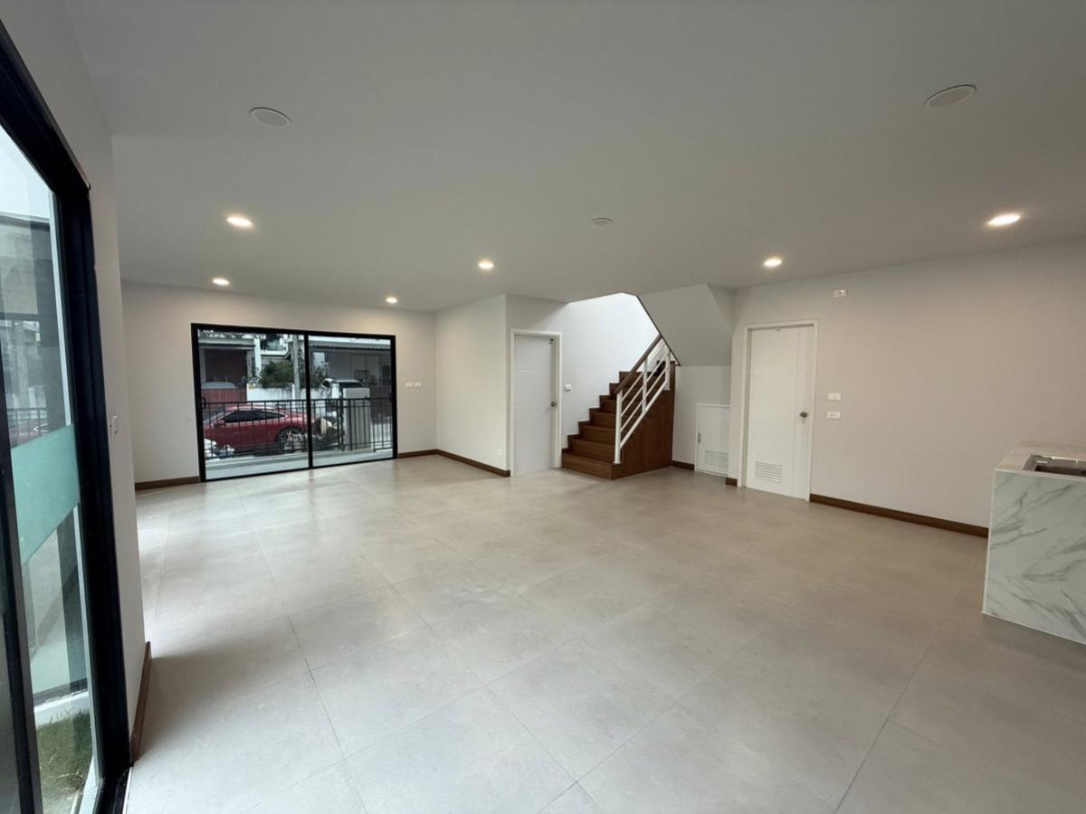 ขายบ้านลาดกระบัง สุวรรณภูมิ : ขายบ้าน  วี ทู อ่อนนุช-พระราม 9 รีโนเวทใหม่ ARL-บ้านทับช้าง ประเวศ เขต ประเวศ กรุงเทพ CX-142811