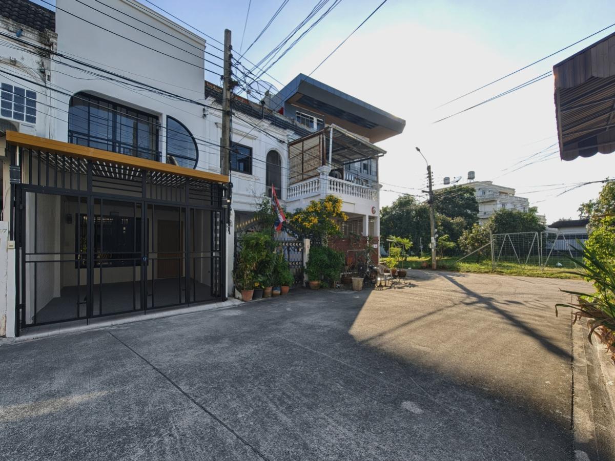 ขายทาวน์โฮมลาดพร้าว101 แฮปปี้แลนด์ : ขายทาวน์เฮ้าส์/ทาวน์โฮม  ประชากรไทย ลาดพร้าว 93 รีโนเวทใหม่ วังทองหลาง เขต วังทองหลาง กรุงเทพ CX-142725