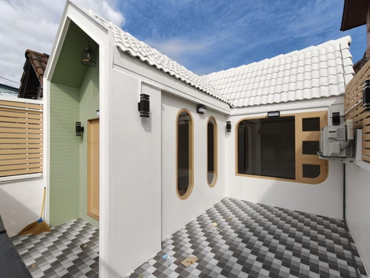 ขายทาวน์โฮมเกษตร นวมินทร์ ลาดปลาเค้า : ขายทาวน์เฮ้าส์ ซอยนวลจันทร์ 36 แยก 4 บ้านรีโนเวทใหม่ หลังริม ใกล้รถไฟฟ้าสายสีชมพู กม.6 มัยลาภ เลียบด่วนรามอินทรา ฟรีโอน