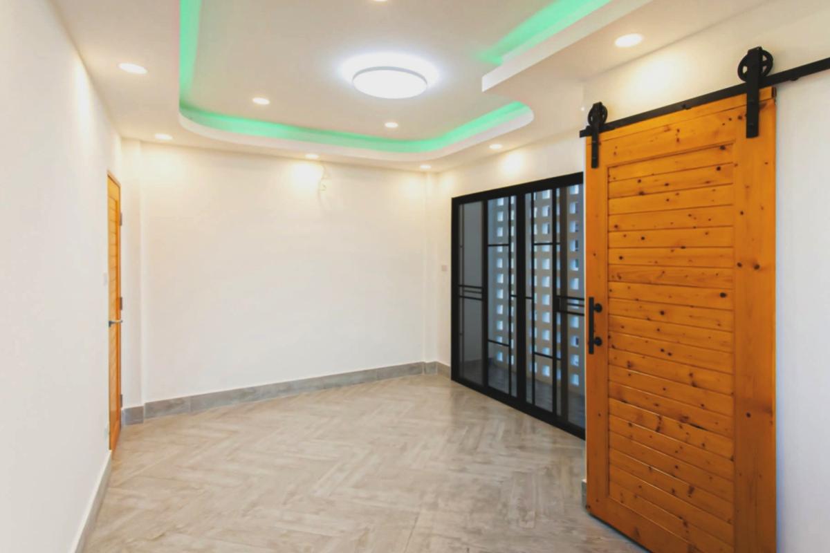 ขายสำนักงานรัชดา ห้วยขวาง : สำนักงาน 20 มิถุนา ห้วยขวาง รีโนเวทใหม่ วิวสวย หน้ากว้าง สามเสนนอก ห้วยขวาง กรุงเทพ CX-142449