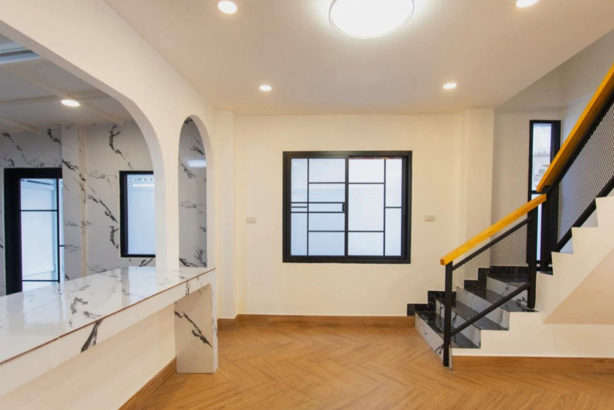 ขายสำนักงานรัชดา ห้วยขวาง : สำนักงาน 20 มิถุนา ห้วยขวาง รีโนเวทใหม่ วิวสวย หน้ากว้าง สามเสนนอก ห้วยขวาง กรุงเทพ CX-142449