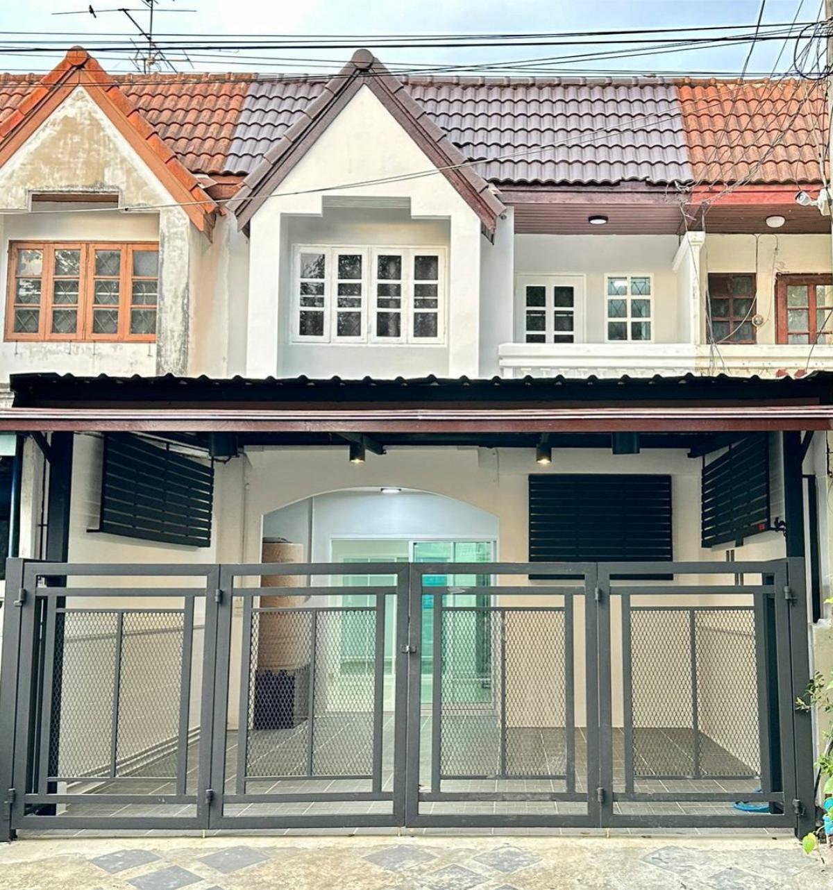 ขายทาวน์โฮมนนทบุรี บางใหญ่ บางบัวทอง : ขายทาวน์เฮ้าส์/ทาวน์โฮม  บ้านบัวทอง 2 หน้ากว้าง รีโนเวทใหม่ บางรักพัฒนา บางบัวทอง นนทบุรี CX-142542