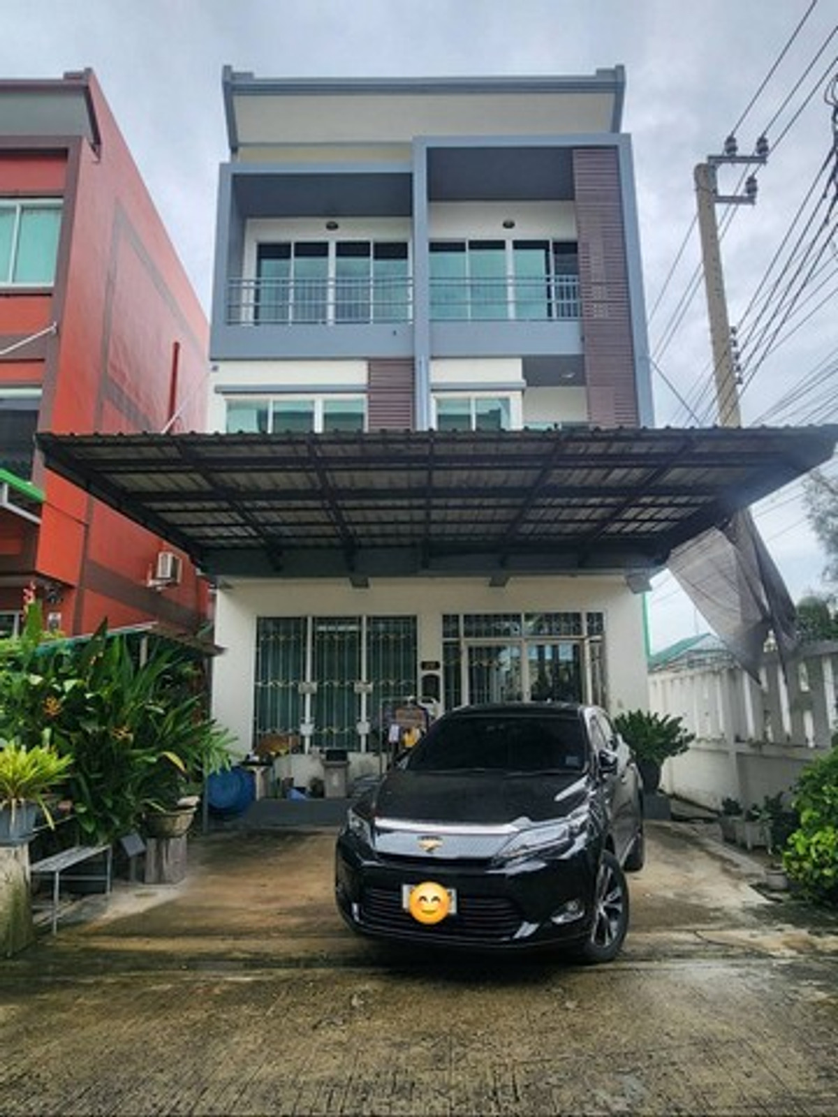 For SaleTownhomeThaphra, Talat Phlu, Wutthakat : Townhome for sale, 3 floors, decorated and ready to move in, Full House Project, Bang Waek 94, wide road, suitable for a home office. Near the community