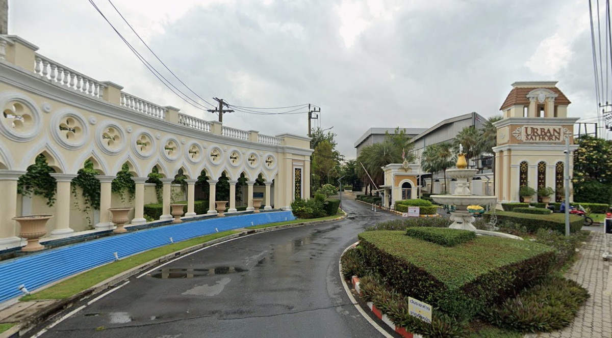 ให้เช่าบ้านท่าพระ ตลาดพลู วุฒากาศ : ทาวน์โฮม ติดถนนราชพฤกษ์ ขับรถ 5นาที ถึง BTS วุฒกาศ 3ชั้น 3ห้องนอน 3ห้องน้ำ