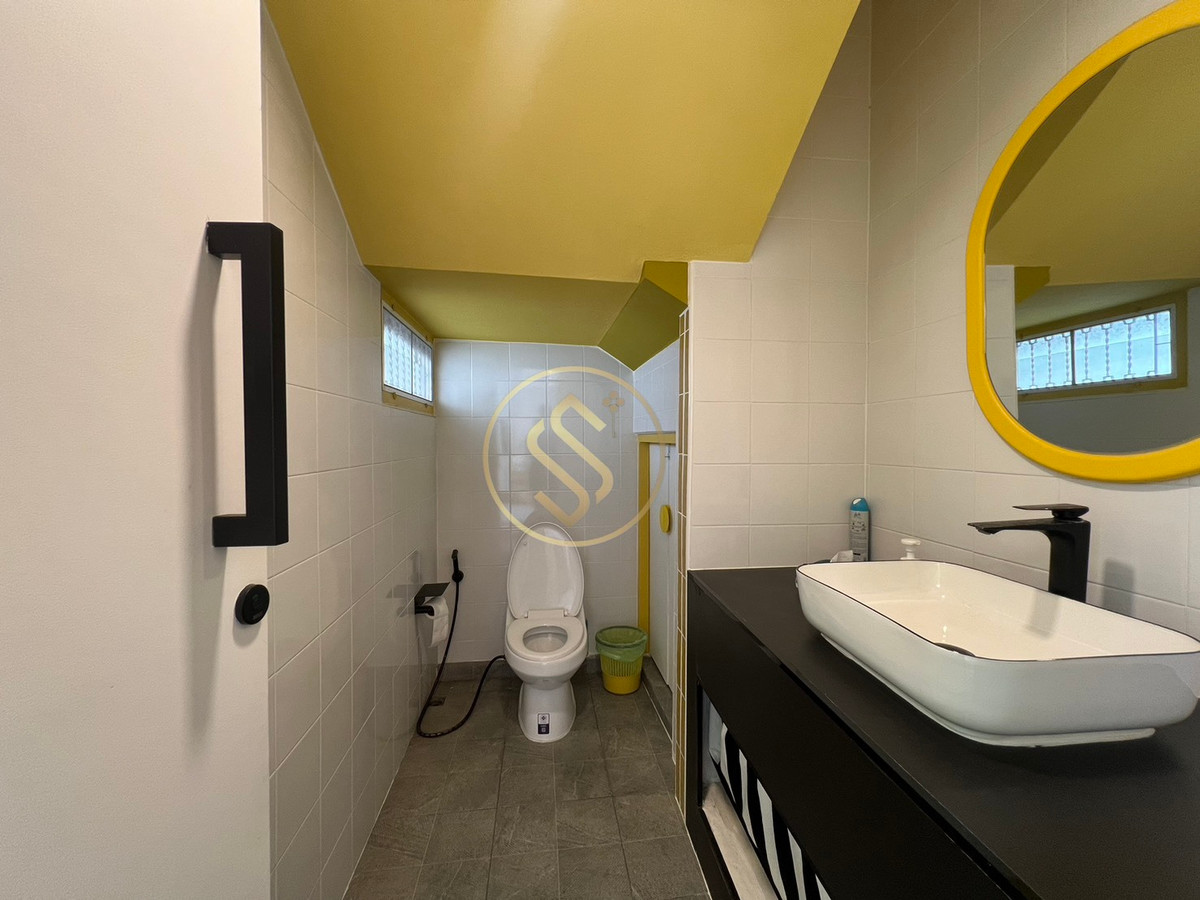 ขายทาวน์โฮมอารีย์ อนุสาวรีย์ : ขายด่วนบ้านทาวน์โฮมสวย 3 ชั้น สภาพดีพร้อมเข้าอยู่ ใจกลางอารีย์ ในซอยอารีย์สัมพันธ์ 1 ใกล้ BTS อารีย์