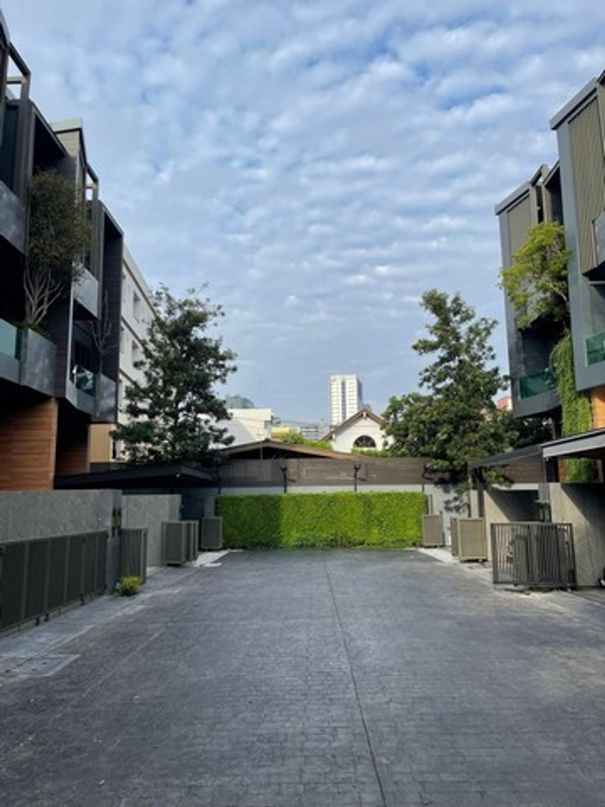 For RentTownhomeLadprao, Central Ladprao : HR3151 Luxury townhome for rent 𝟑.𝟓 2nd floor 𝐓𝐡𝐞 𝐄𝐢𝐠𝐡𝐭 (Chatuchak-Ratchada) | 2nd floor privacy | Fully functional home with system. 𝐒𝐦𝐚𝐫𝐭 𝐇𝐨𝐦𝐞 complete range