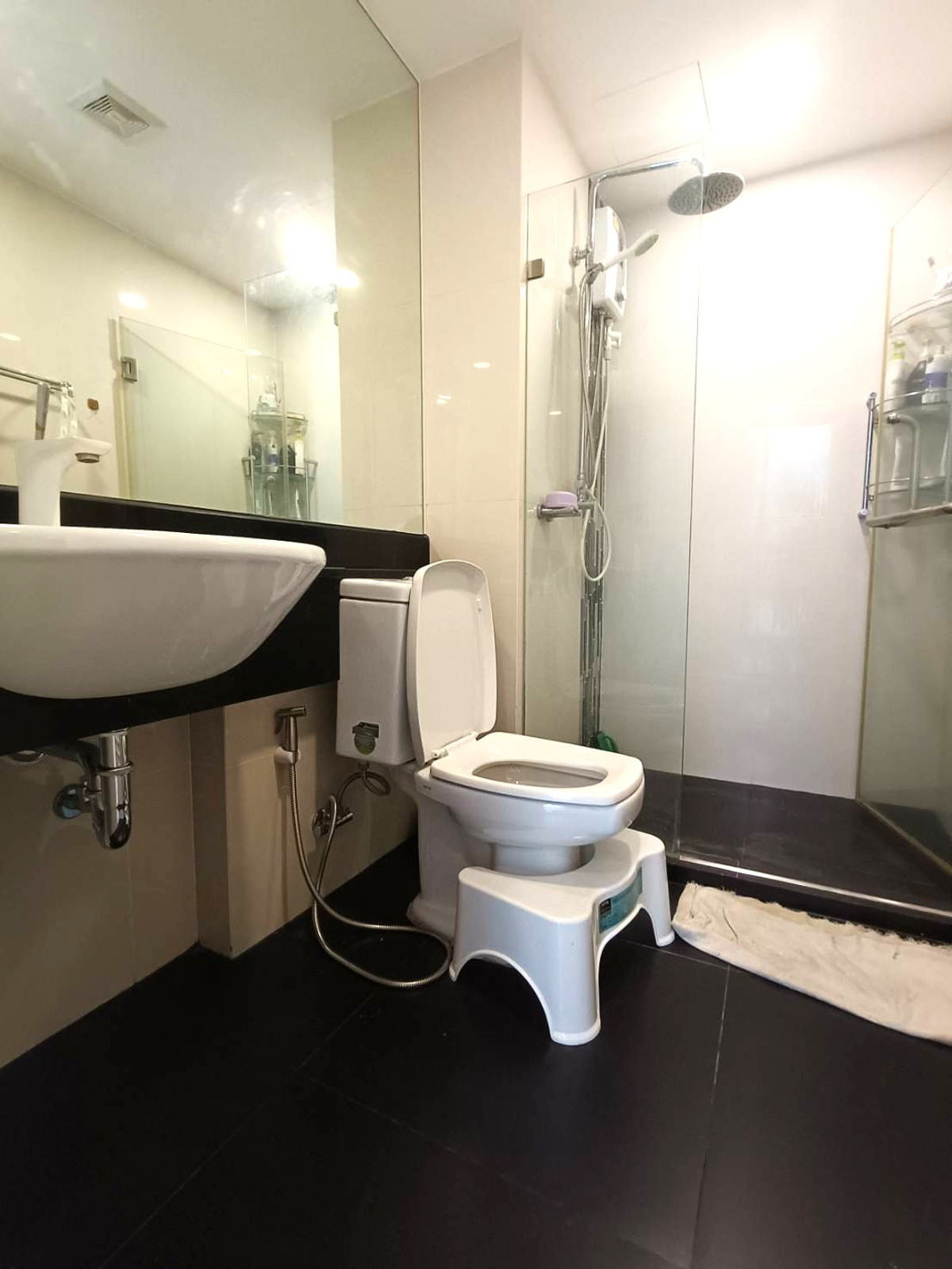 For SaleCondoPinklao, Charansanitwong : 🏠 Its worth it to live in yourself, you can invest in a 2-bedroom condo, low price, in the heart of Charan.