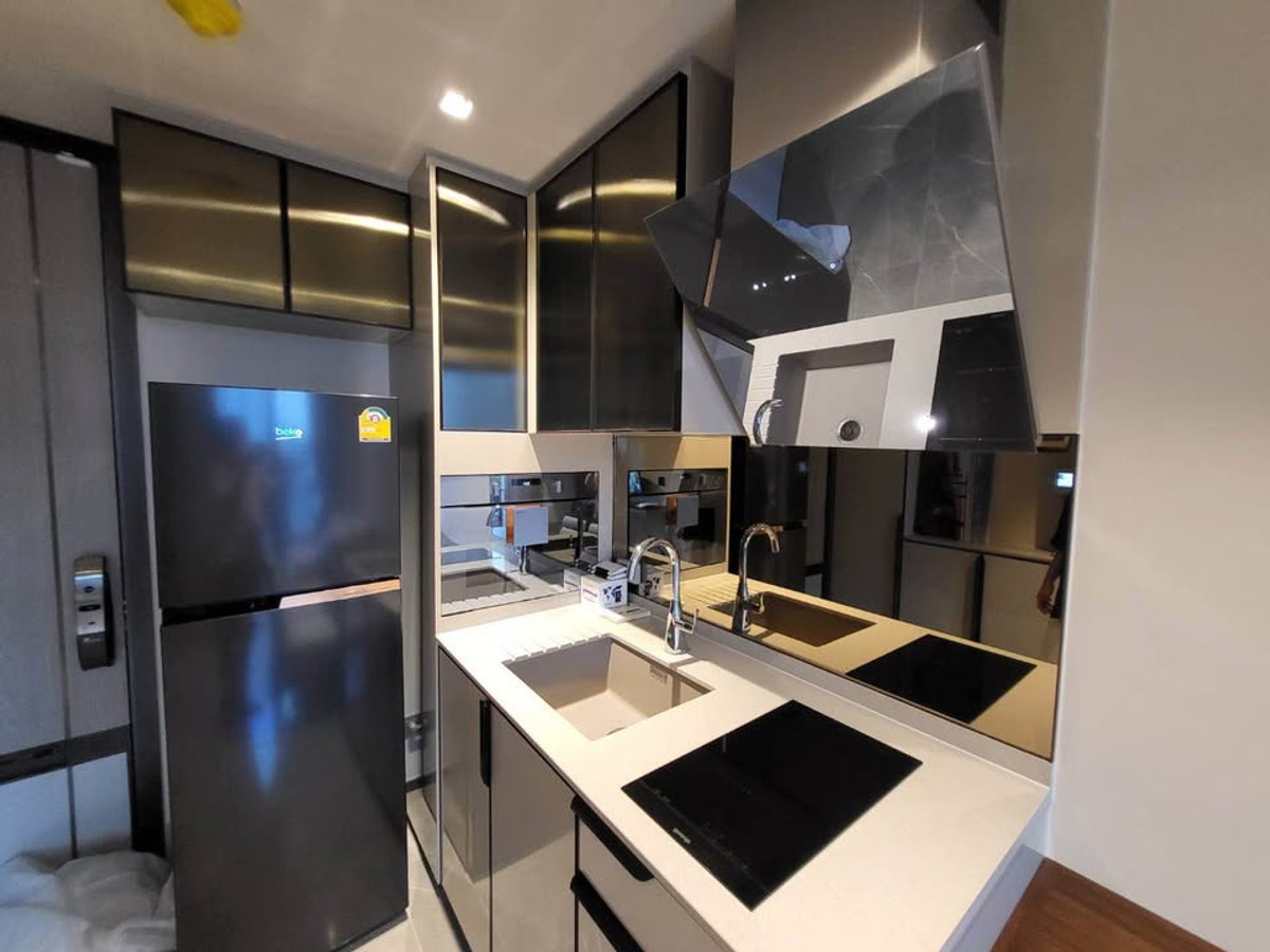 For RentCondoSukhumvit, Asoke, Thonglor : Condo The Reserve Sukhumvit 61, convenient travel, near BTS, there is a shuttle, beautiful room, fully furnished, ready to move in!!
