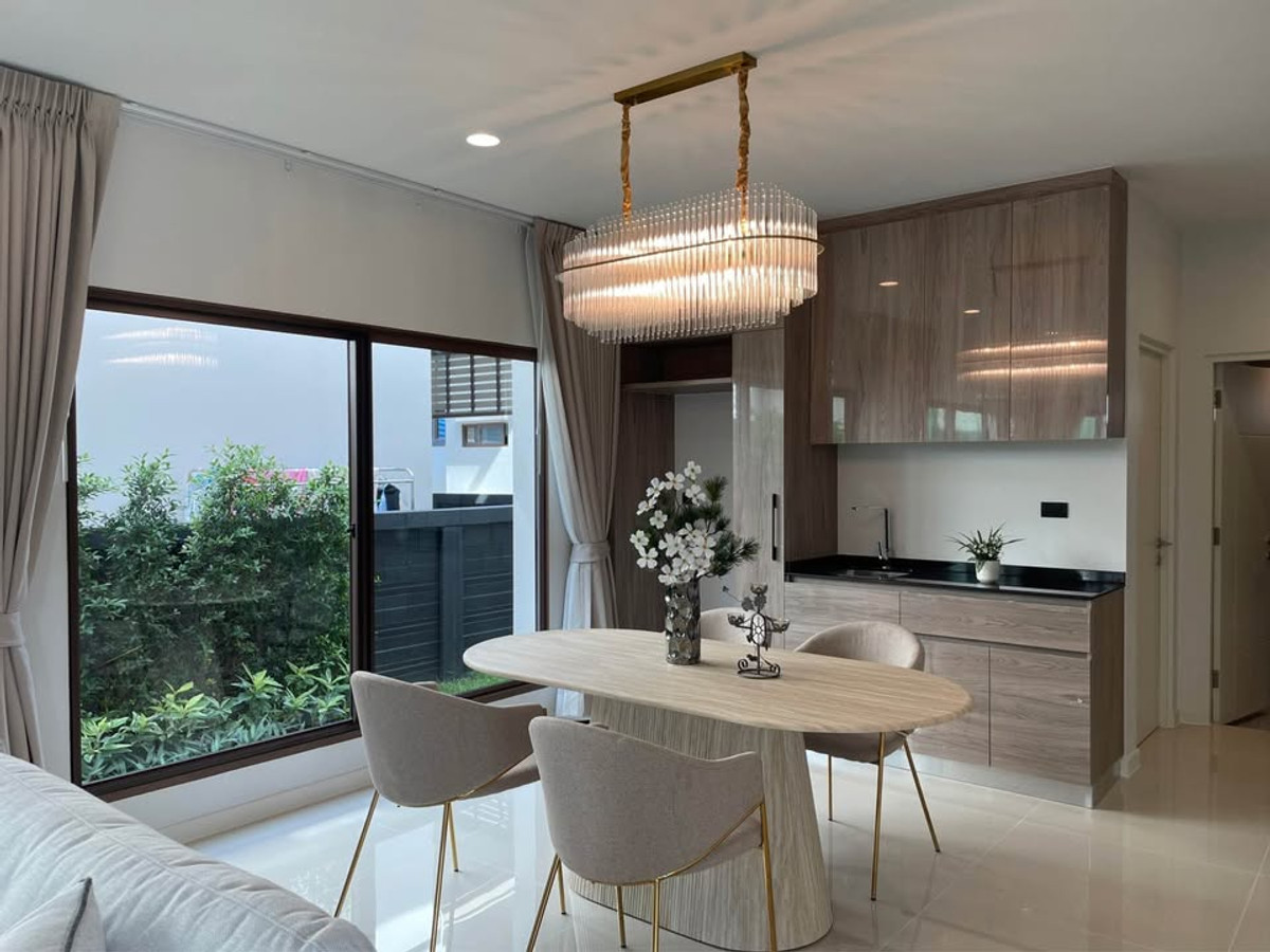 For RentHousePattanakan, Srinakarin : Burasiri Krungthepkreetha / 4 Bedrooms (FOR SALE) BALL233