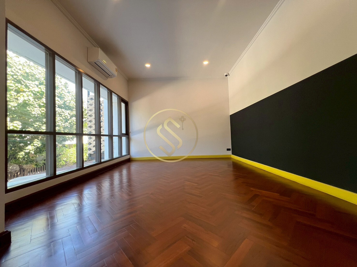 ขายทาวน์โฮมอารีย์ อนุสาวรีย์ : ขายด่วนบ้านทาวน์โฮมสวย 3 ชั้น สภาพดีพร้อมเข้าอยู่ ใจกลางอารีย์ ในซอยอารีย์สัมพันธ์ 1 ใกล้ BTS อารีย์