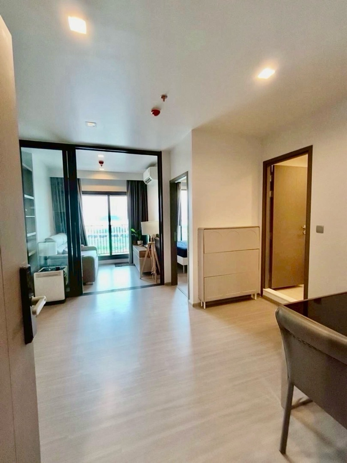 For RentCondoRama9, Petchburi, RCA : Life Asoke Hype, ready to move in, location in the heart of Asoke @bhumdevelopmenthttps://page.line.me/bhumdevelopment
