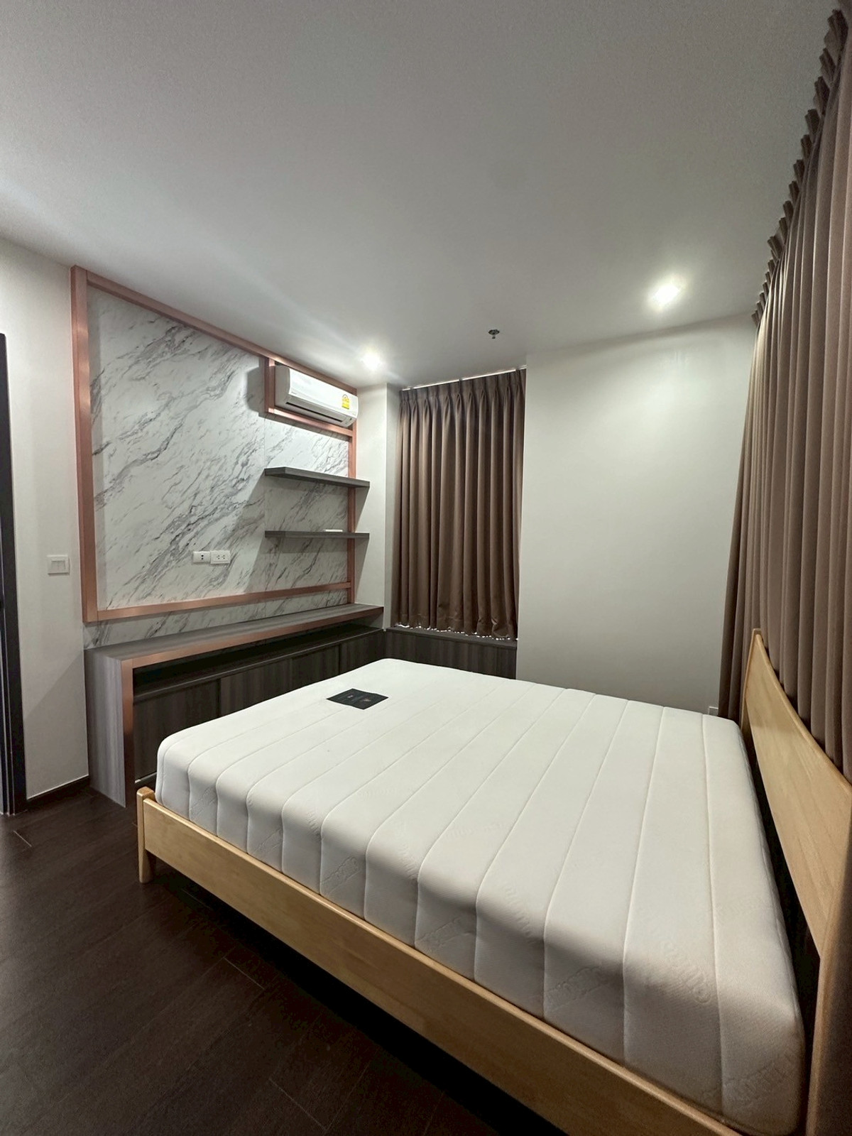 For RentCondoSukhumvit, Asoke, Thonglor : ✨ GT16067 | Condo C EKKAMAI, convenient travel, near BTS, there is a shuttle, beautiful room, fully furnished, ready to move in!!
