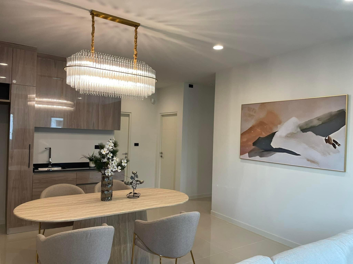 ให้เช่าบ้านพัฒนาการ ศรีนครินทร์ : ให้เช่า บุราสิริ กรุงเทพกรีฑา Fully furnished 4 ห้องนอน ใกล้ brighton school 