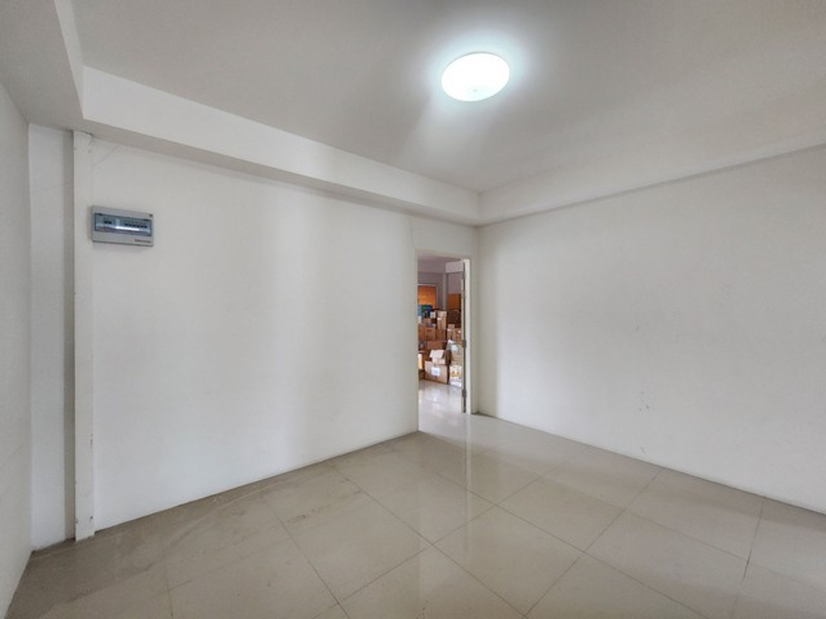 ขายทาวน์โฮมท่าพระ ตลาดพลู วุฒากาศ : ขายทาวน์โฮม ตึกเดี่ยว 3 ชั้น โครงการ ฟูลเฮาส์ บางแวก 94 ถนนกว้าง เหมาะทำโฮมออฟฟิต ใกล้แหล่งชุมชน