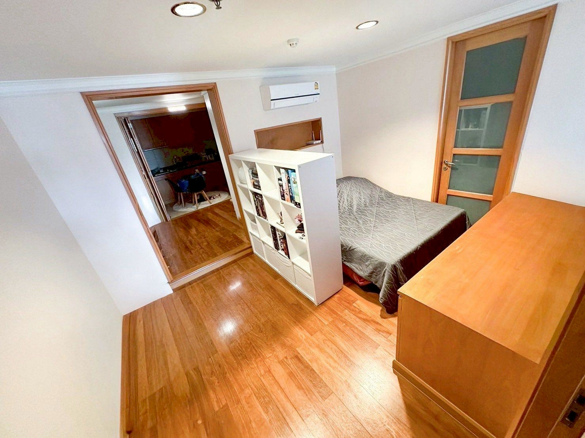 For RentCondoSukhumvit, Asoke, Thonglor : Waterford diamond condo, convenient travel, near BTS, there is a shuttle, beautiful room, fully furnished, ready to move in.