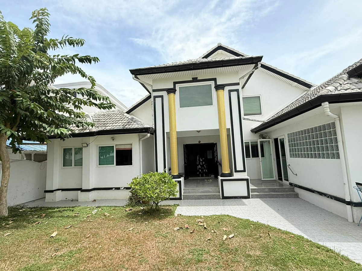 For SaleHousePattaya, Bangsaen, Chonburi : Detached House Soi Mae Uean / 5 Bedrooms (FOR SALE) AM030