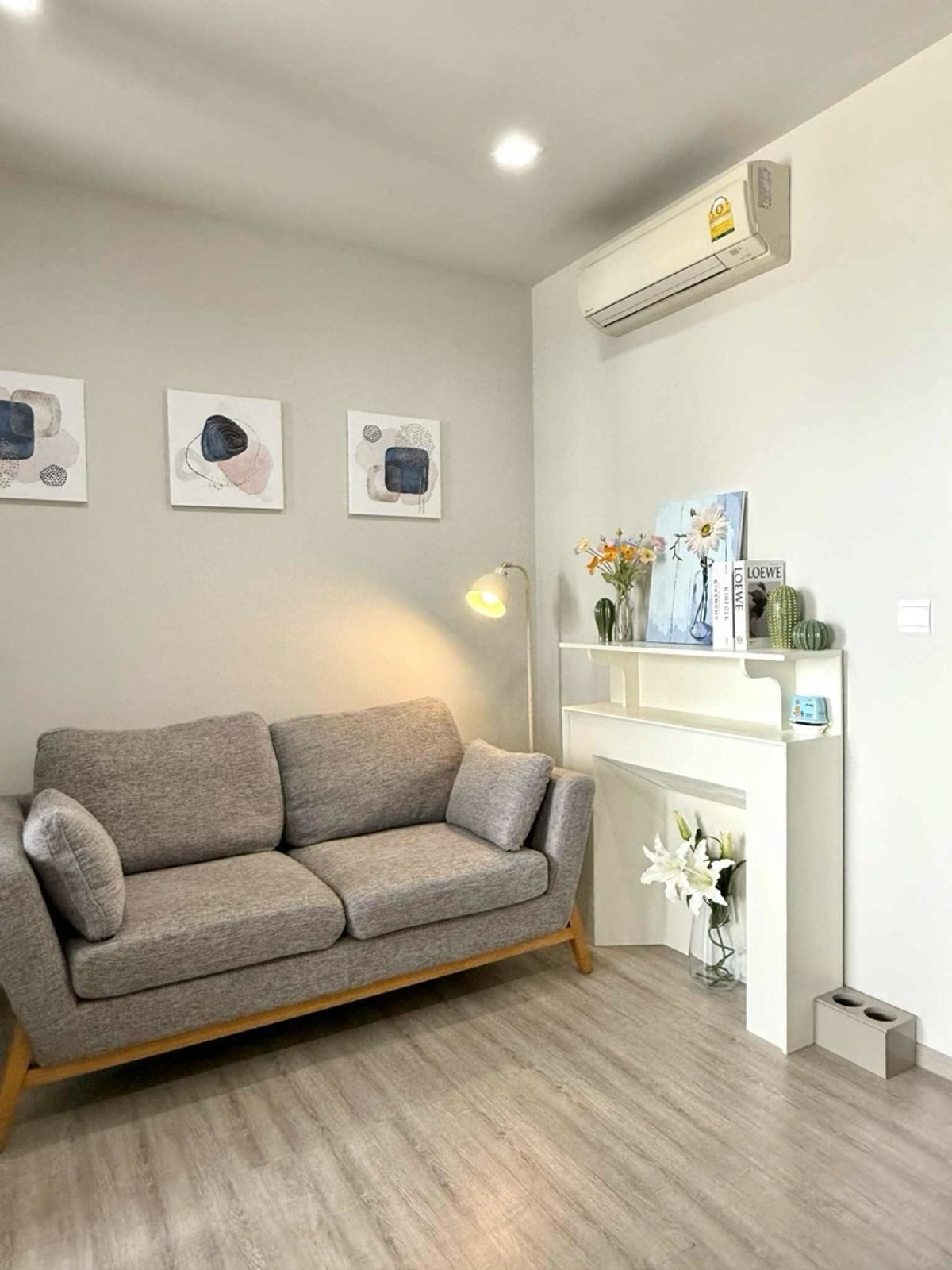 ให้เช่าคอนโดบางซื่อ วงศ์สว่าง เตาปูน : 📍 โครงการ : The LINE Wongsawang 
🚝 ใกล้ : MRT วงศ์สว่าง เพียง 100เมตร
💵 ราคาเช่า : 12,000 บาท / เดือน