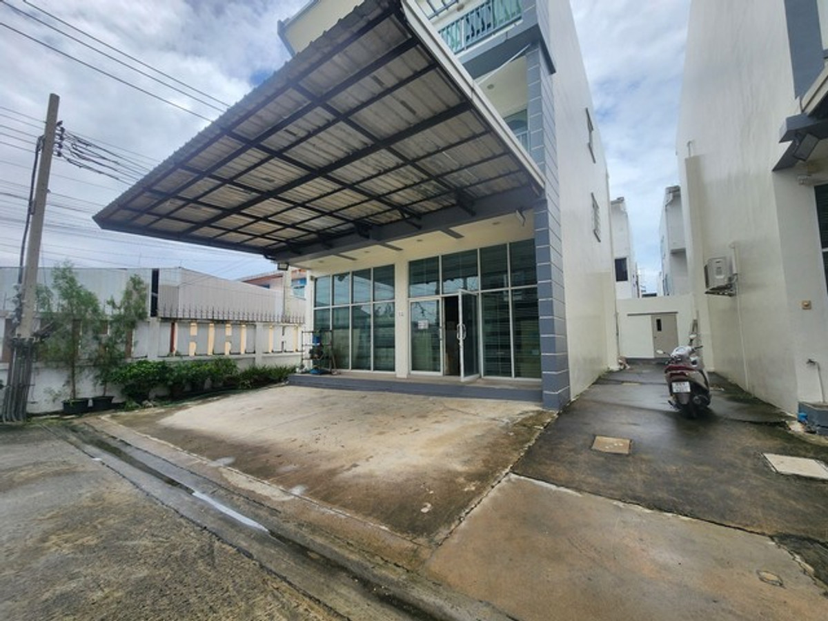 ขายทาวน์โฮมท่าพระ ตลาดพลู วุฒากาศ : ขายทาวน์โฮม ตึกเดี่ยว 3 ชั้น โครงการ ฟูลเฮาส์ บางแวก 94 ถนนกว้าง เหมาะทำโฮมออฟฟิต ใกล้แหล่งชุมชน