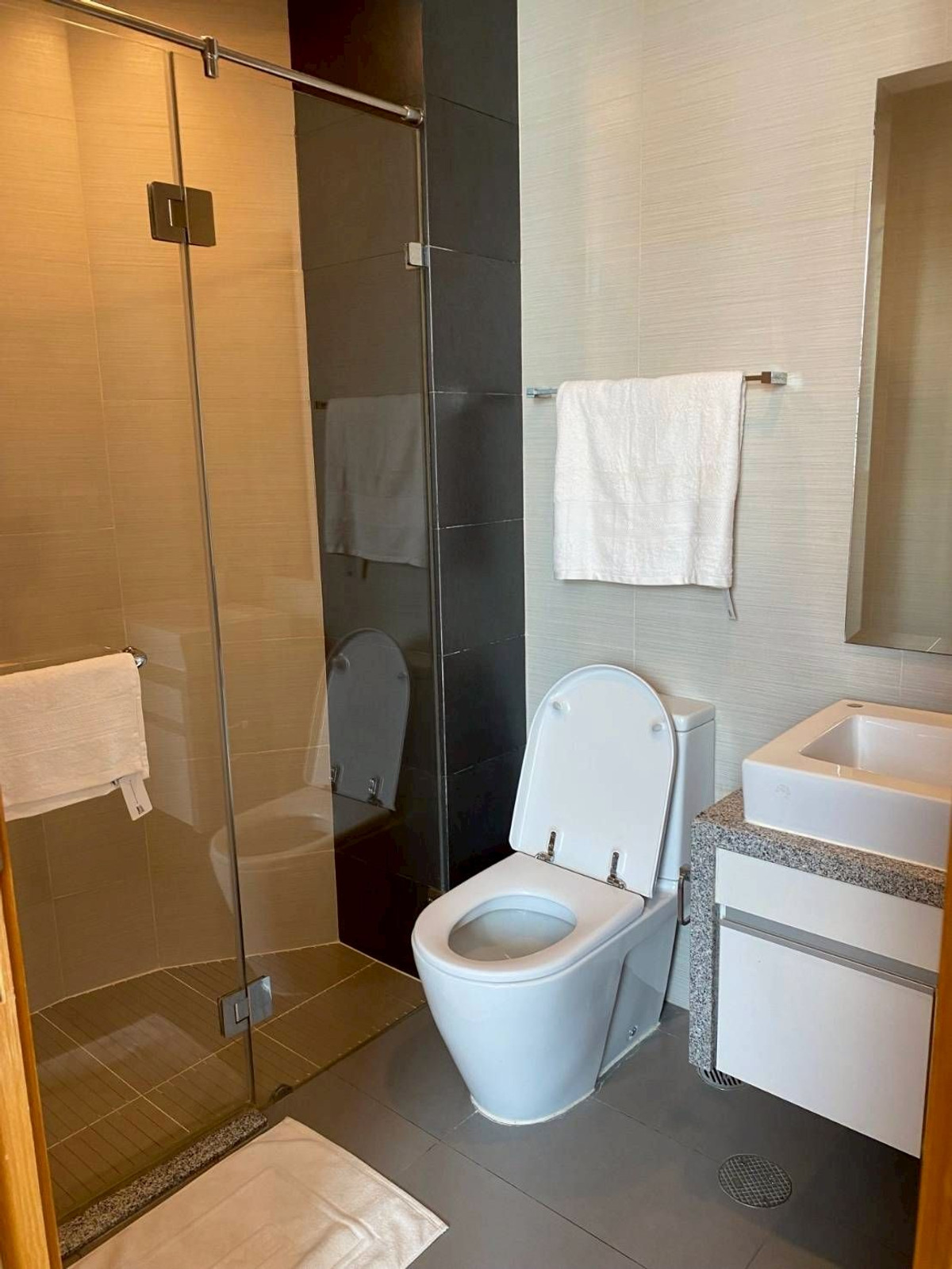 For RentCondoSukhumvit, Asoke, Thonglor : 2+1-Bedroom Condo for Rent at Millennium Residence Sukhumvit